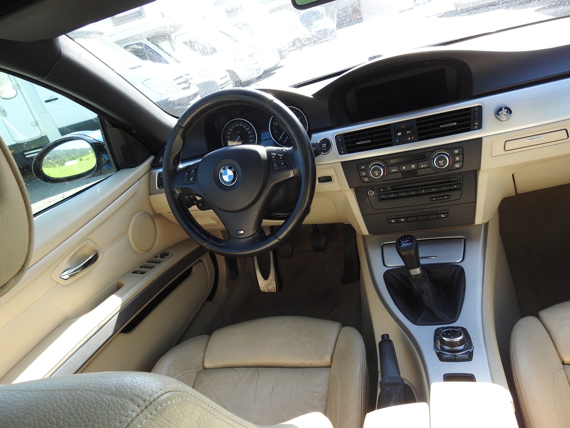BMW 335i Cabriolet-image-17