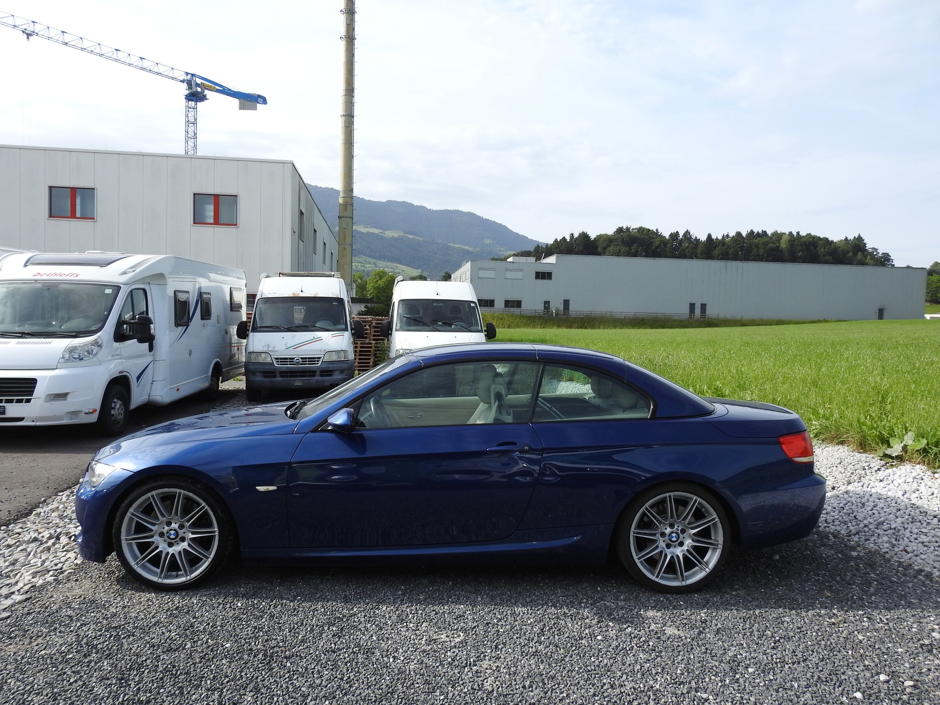 BMW 335i Cabriolet-image-2