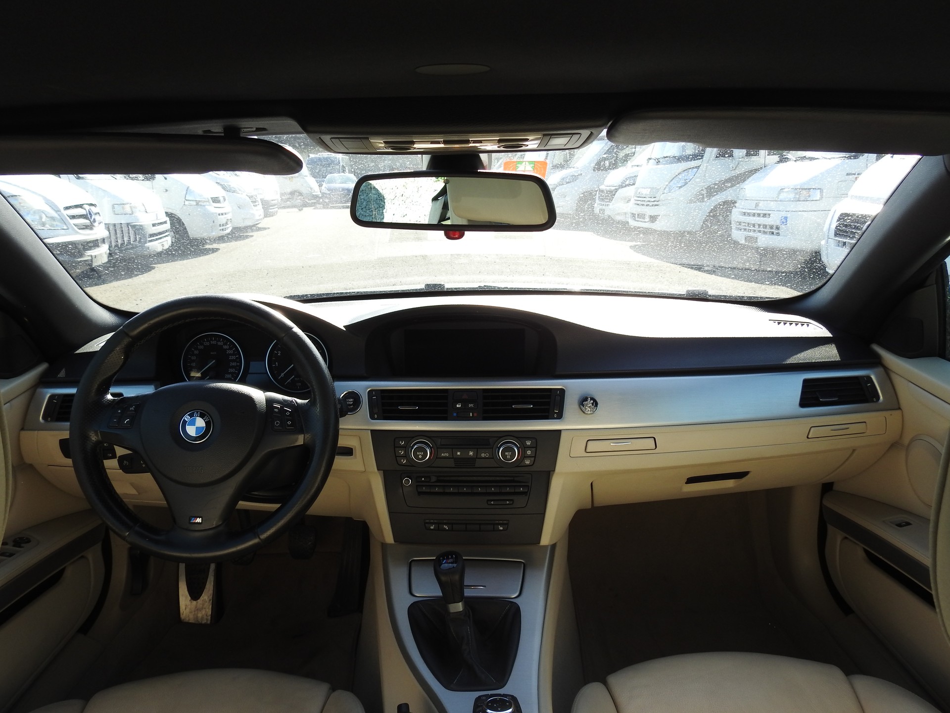 BMW 335i Cabriolet-image-15