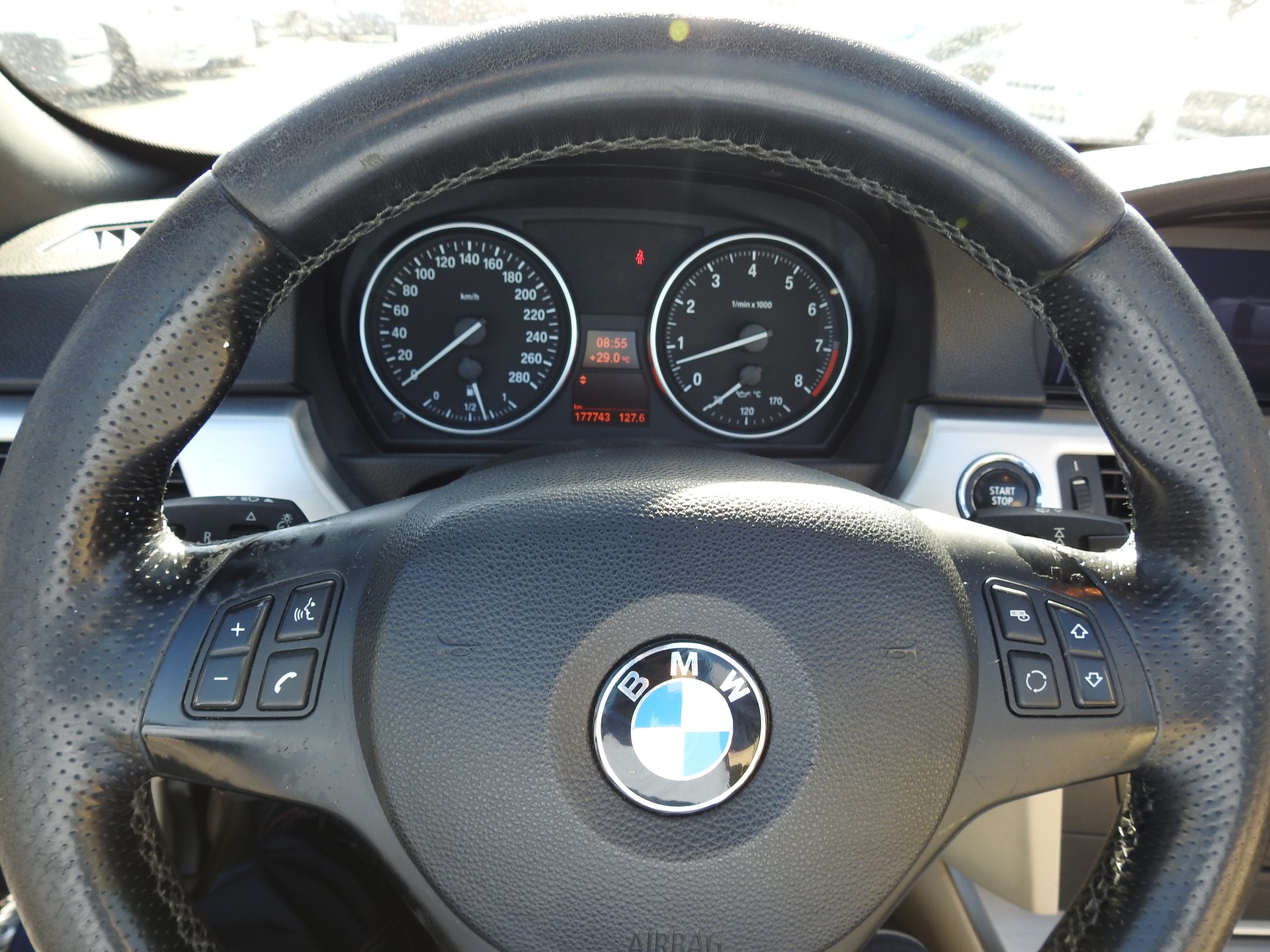 BMW 335i Cabriolet-image-25