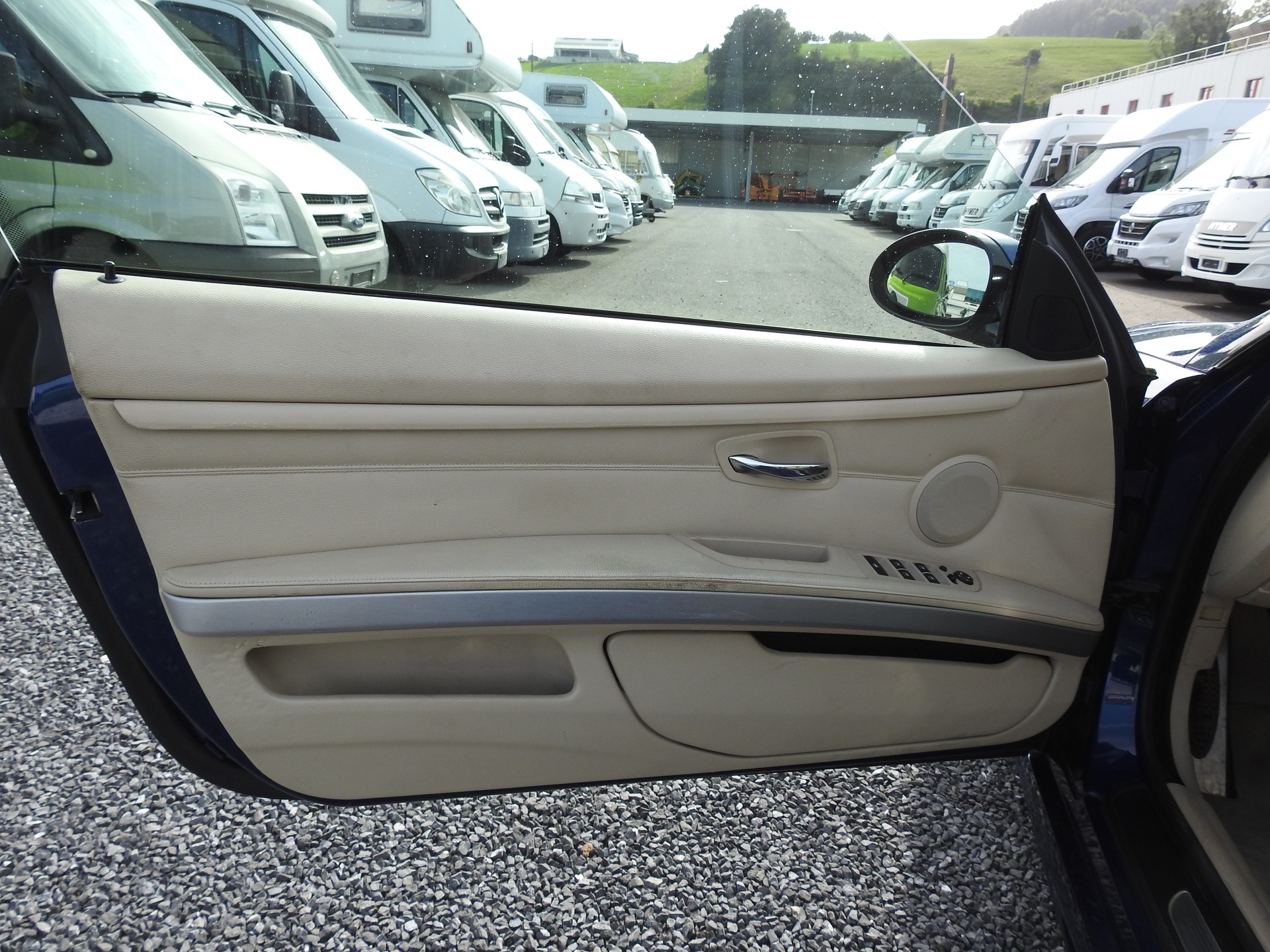 BMW 335i Cabriolet-image-9