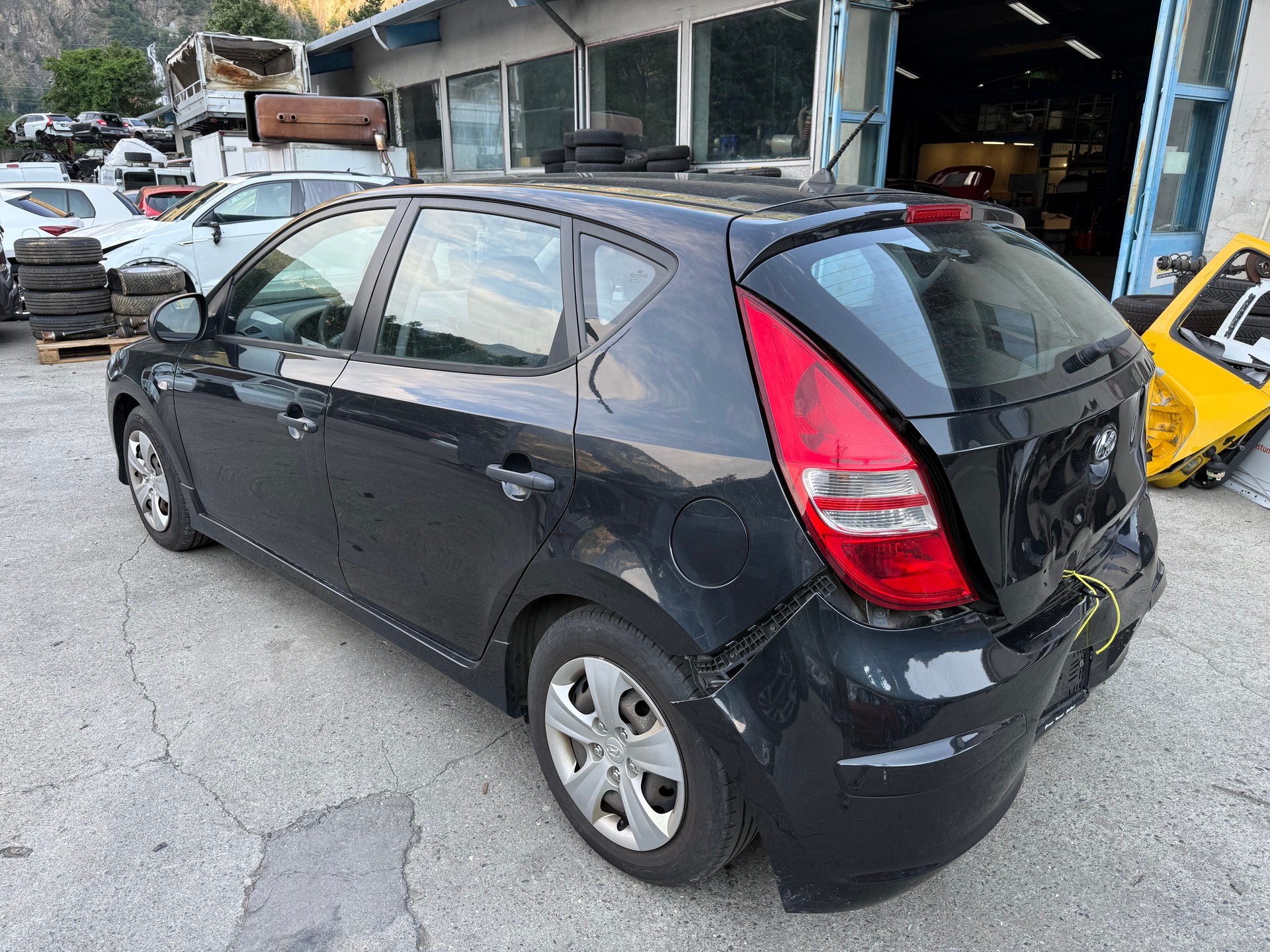 HYUNDAI i30 1.4 Comfort-image-11