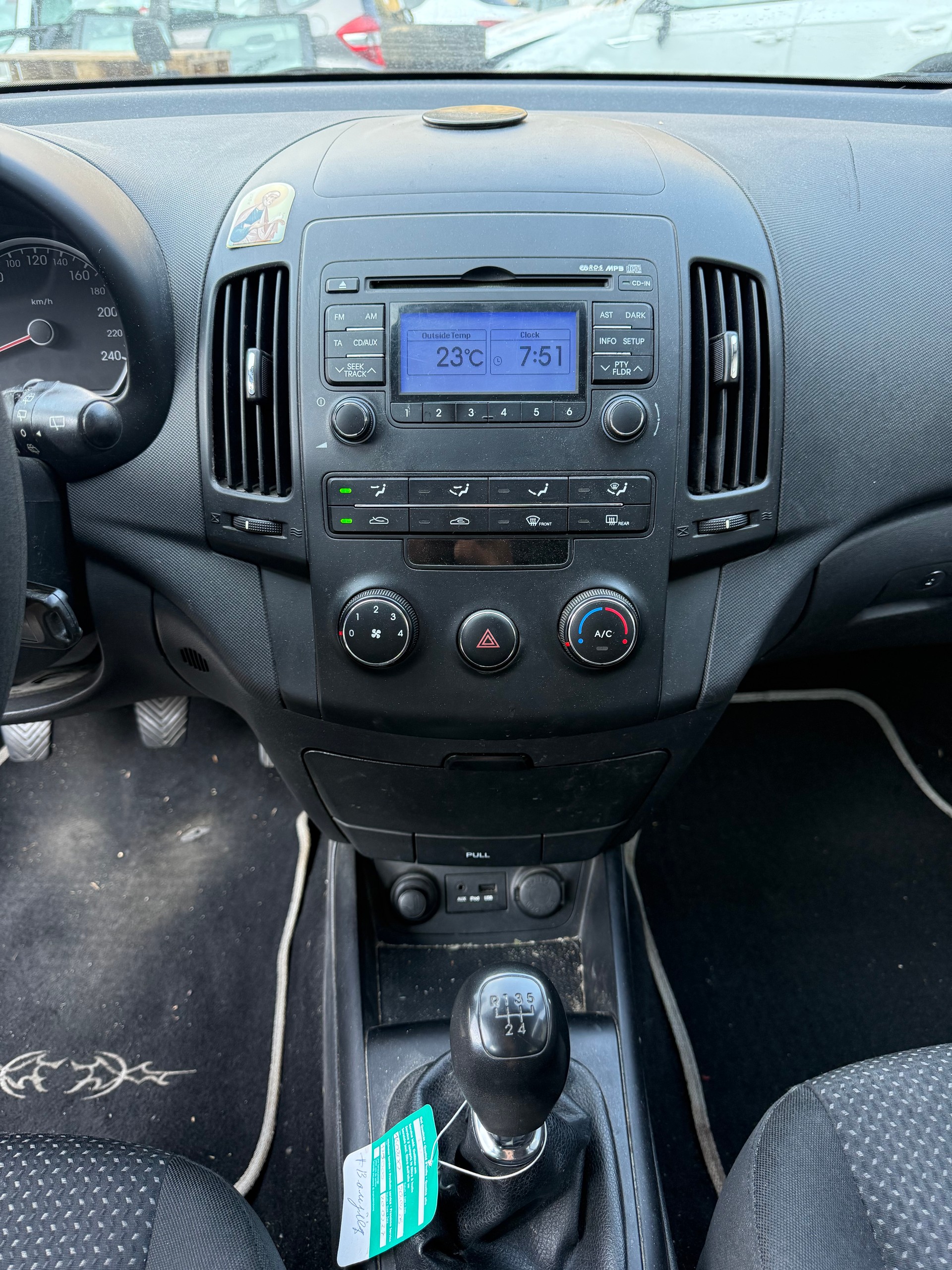 HYUNDAI i30 1.4 Comfort-image-13
