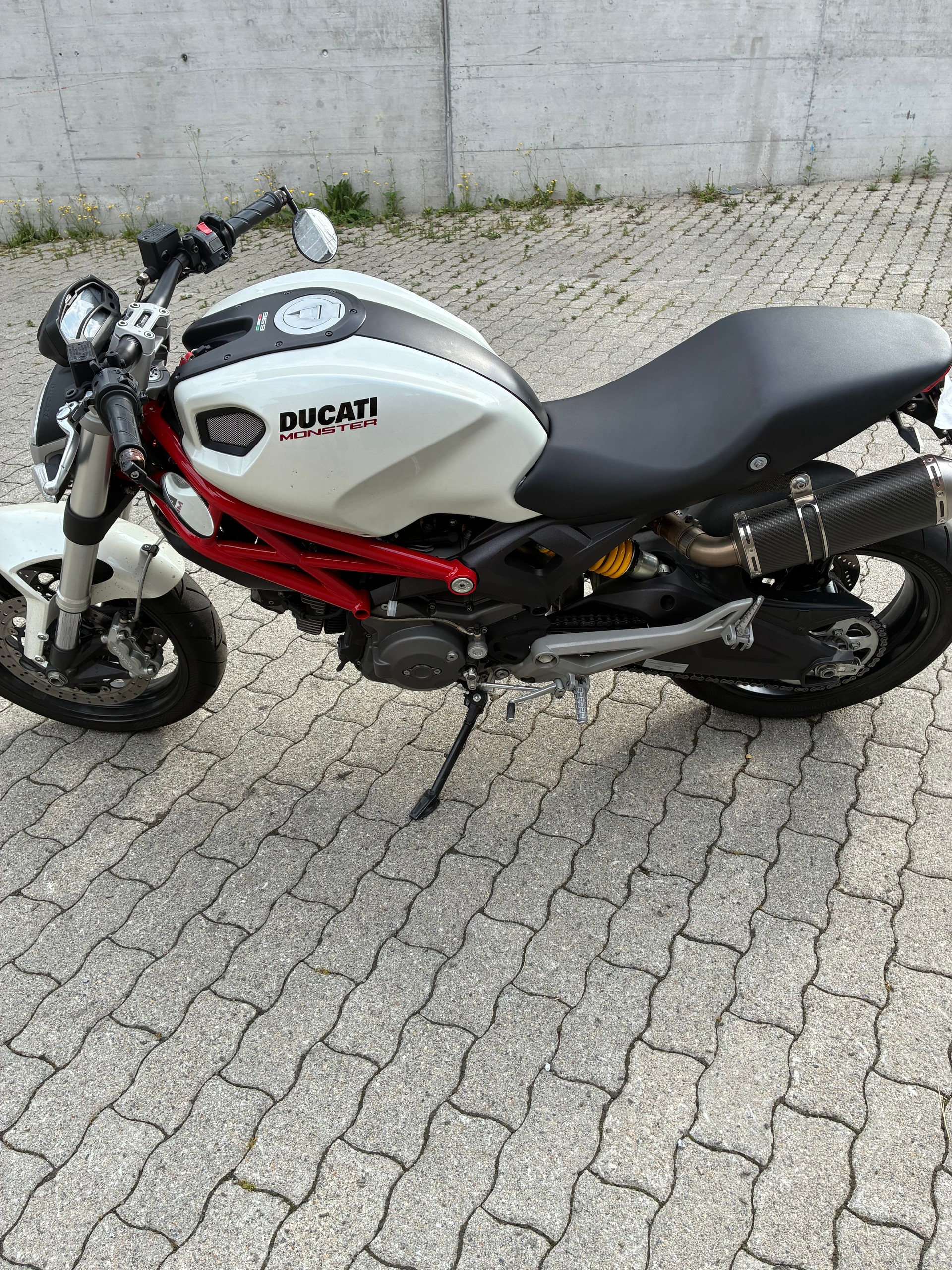 DUCATI Monster 696M-image-11