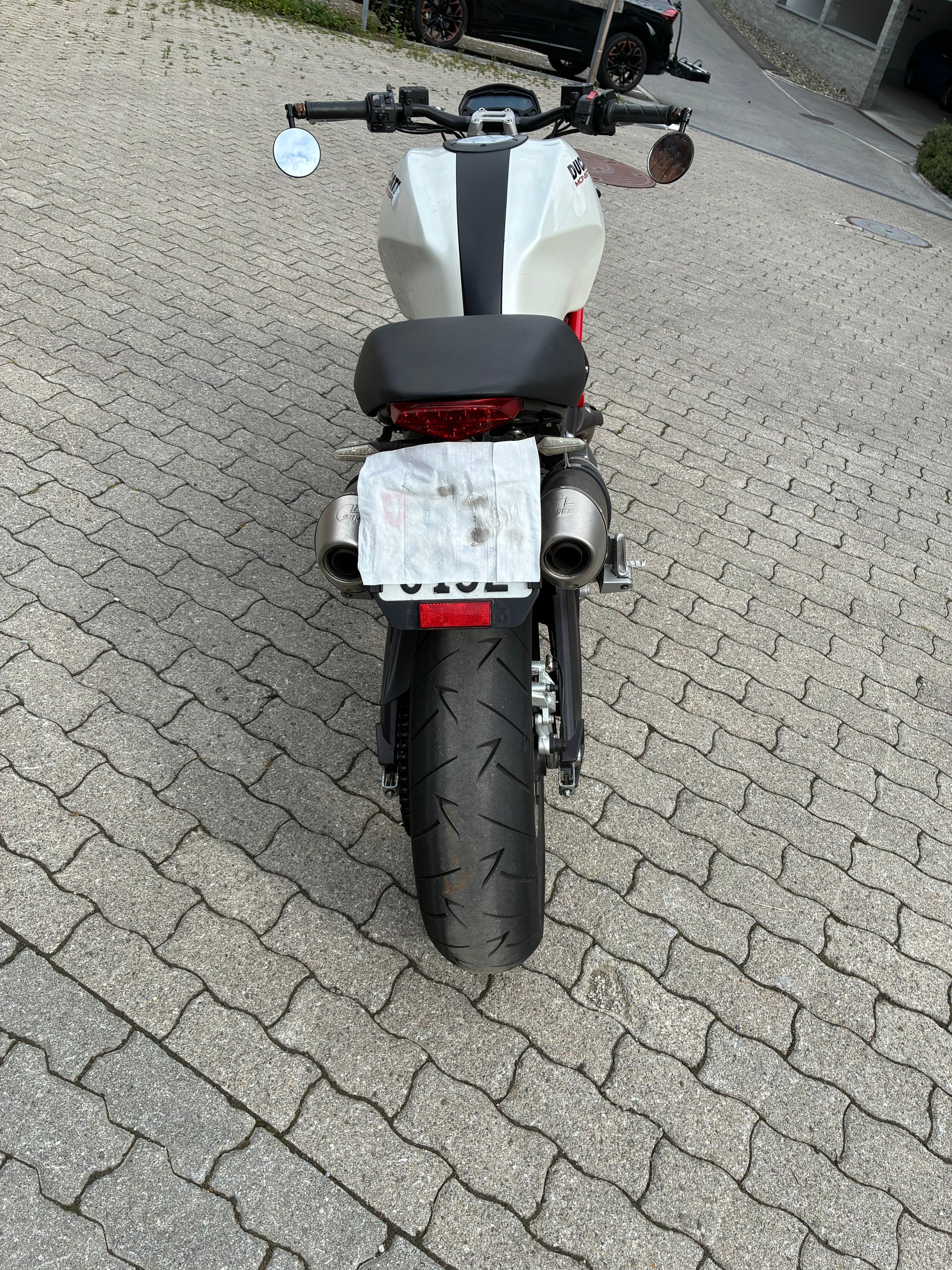 DUCATI Monster 696M-image-2