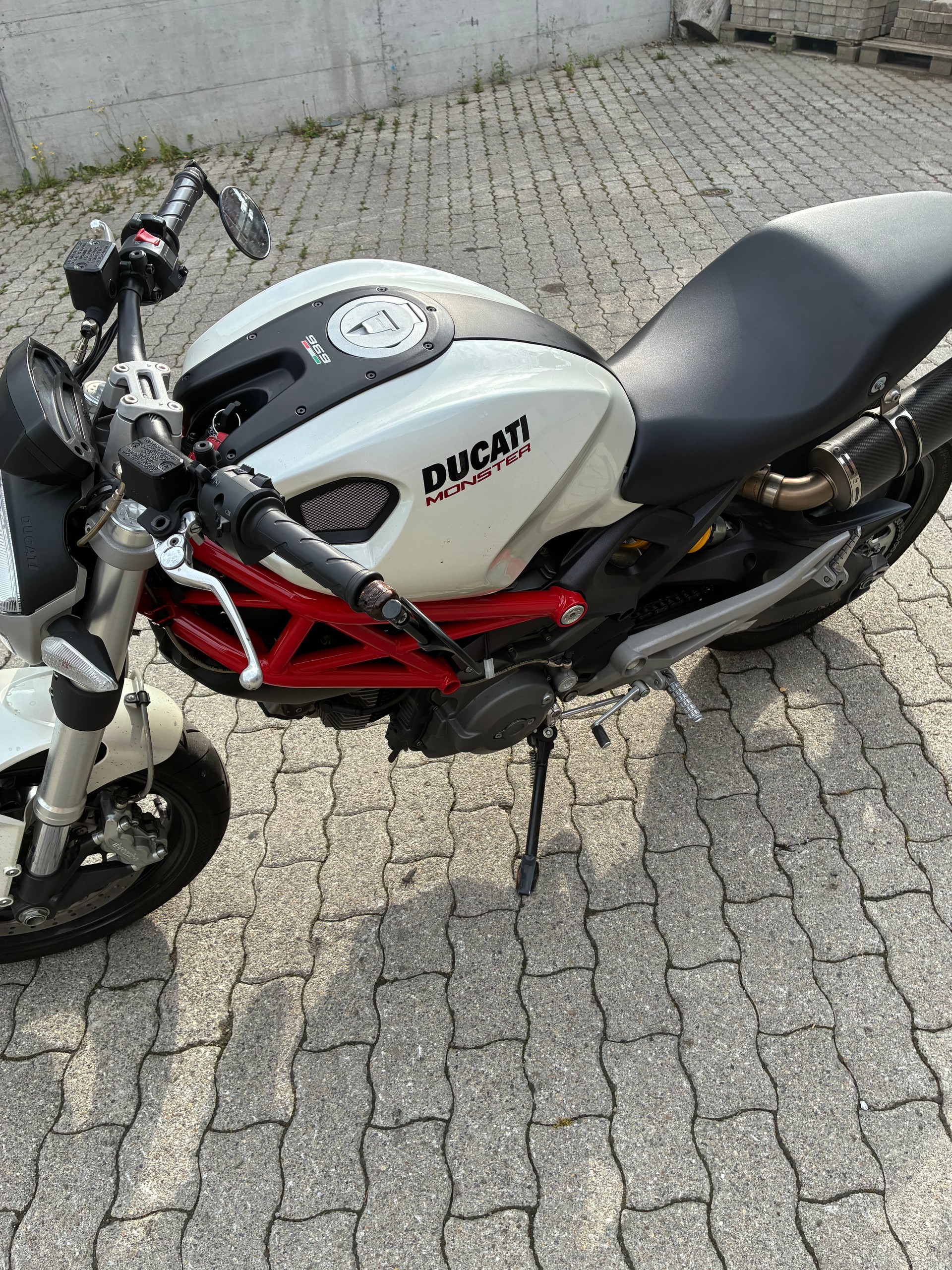 DUCATI Monster 696M-image-9