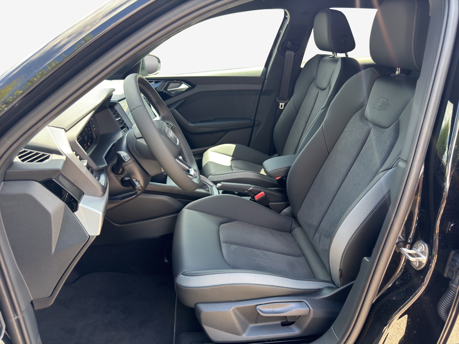 AUDI A1 Sportback 30 TFSI Attraction S-tronic-image-7
