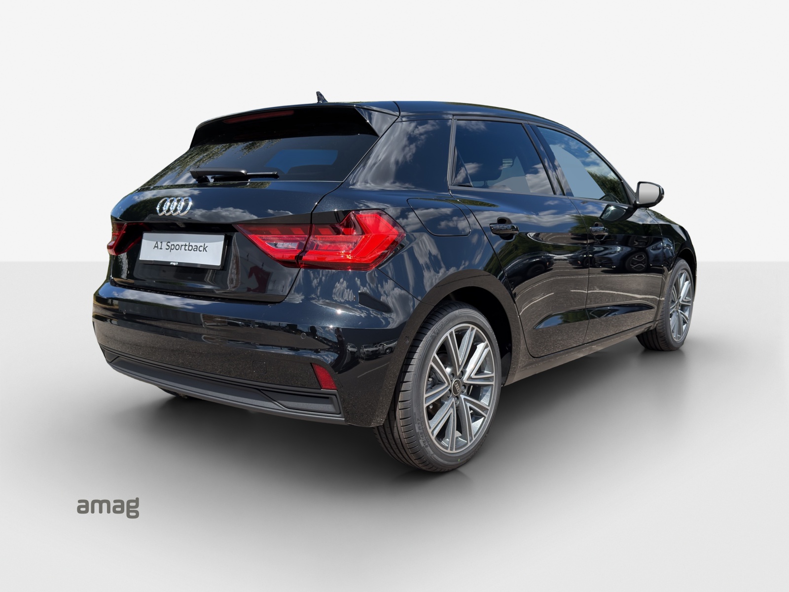 AUDI A1 Sportback 30 TFSI Attraction S-tronic-image-4