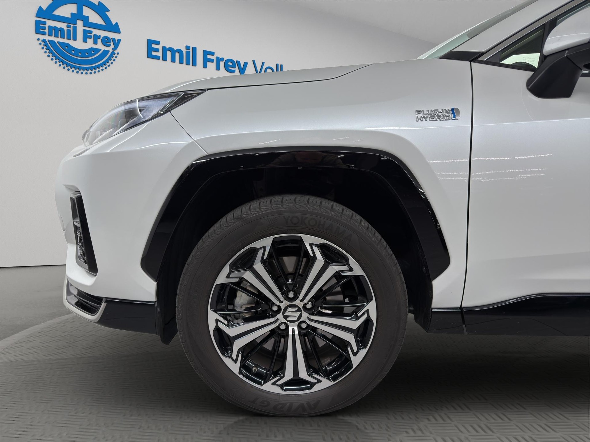 SUZUKI Across 2.5 PHEV Compact Top 4x4-image-3