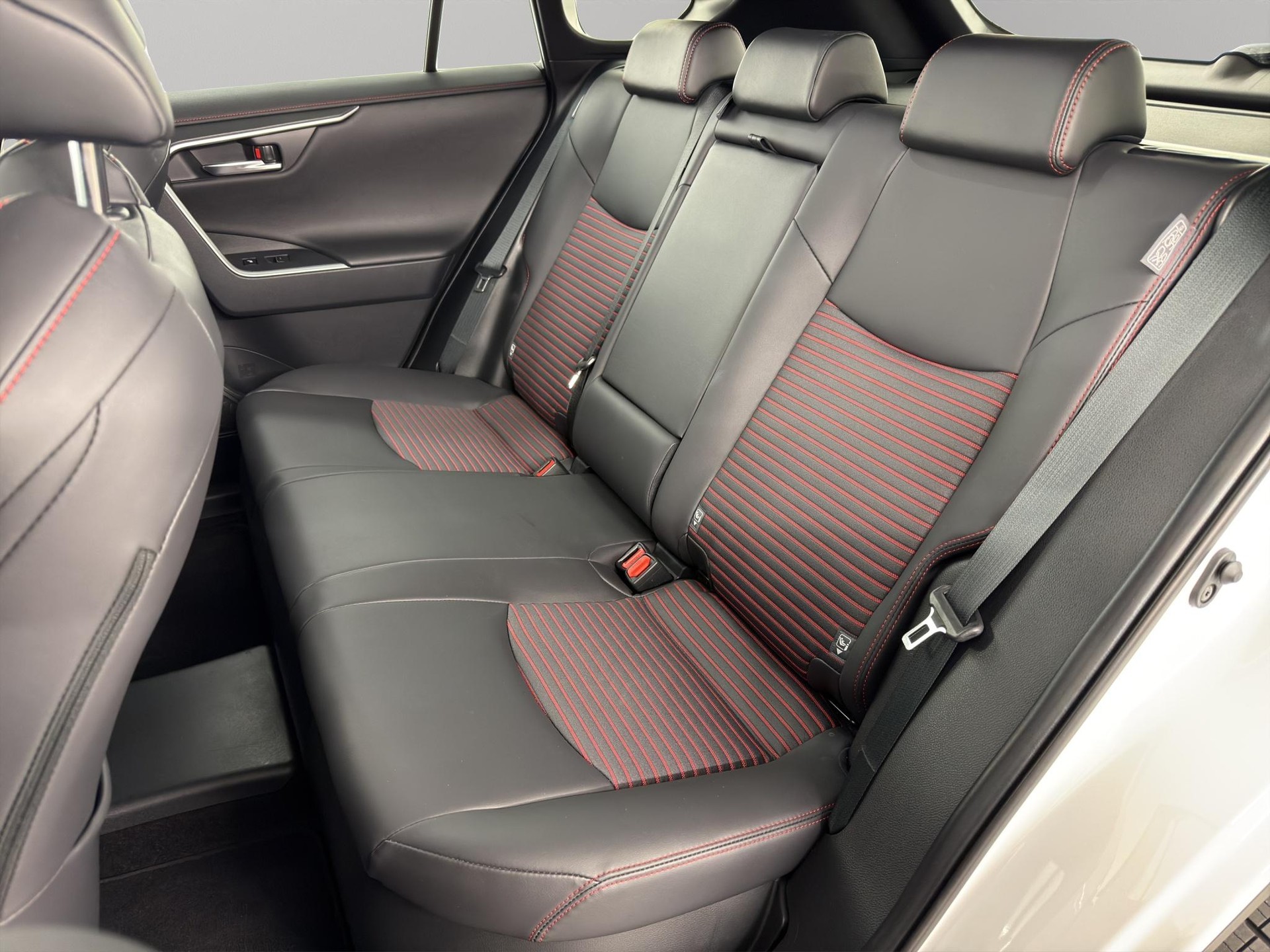 SUZUKI Across 2.5 PHEV Compact Top 4x4-image-6