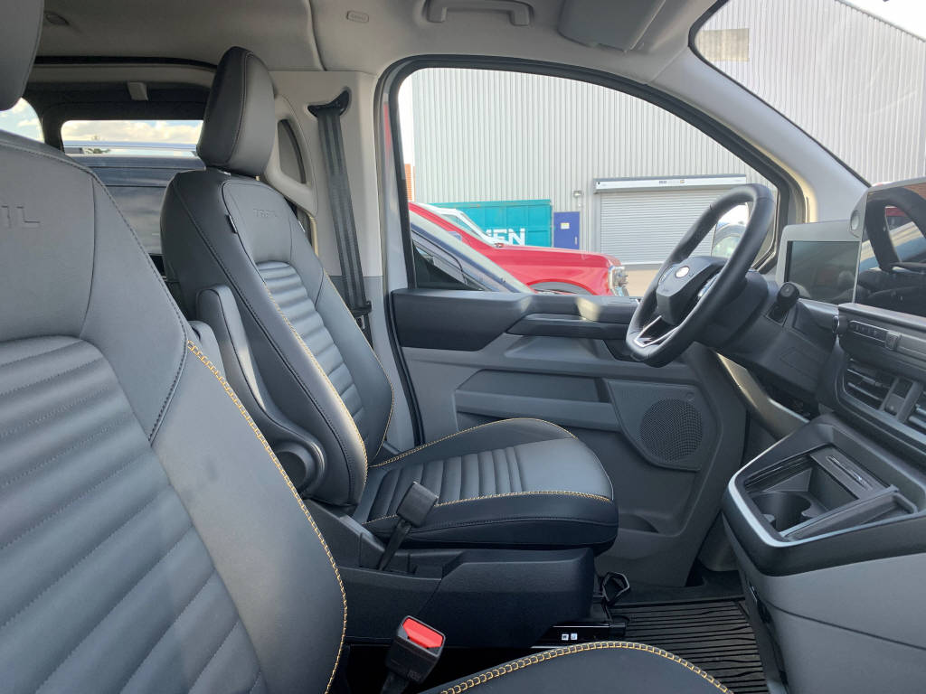 FORD Transit Custom Kombi 320 L1 2.0 EcoBlue 170 Trail 4x4-image-12