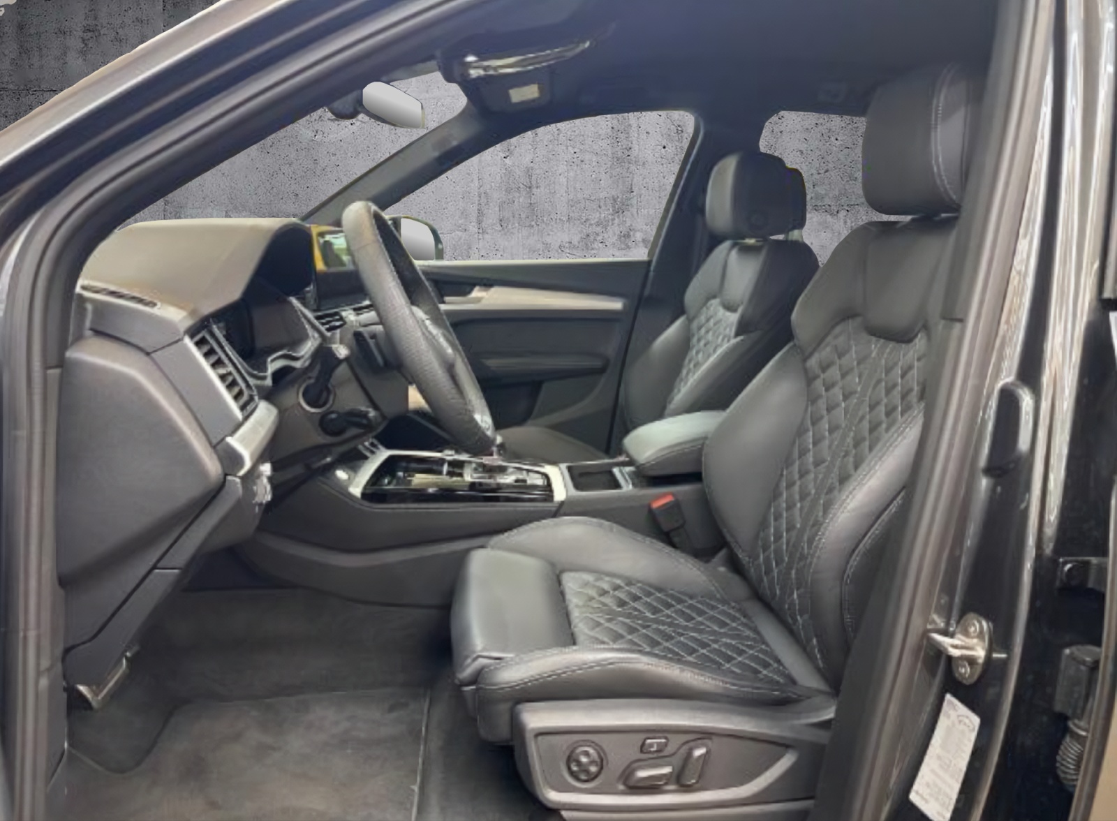 AUDI Q5 40 TDI Black Edition quattro S-tronic *CH-FZG. / Gratisservice / Werksgarantie*-image-6