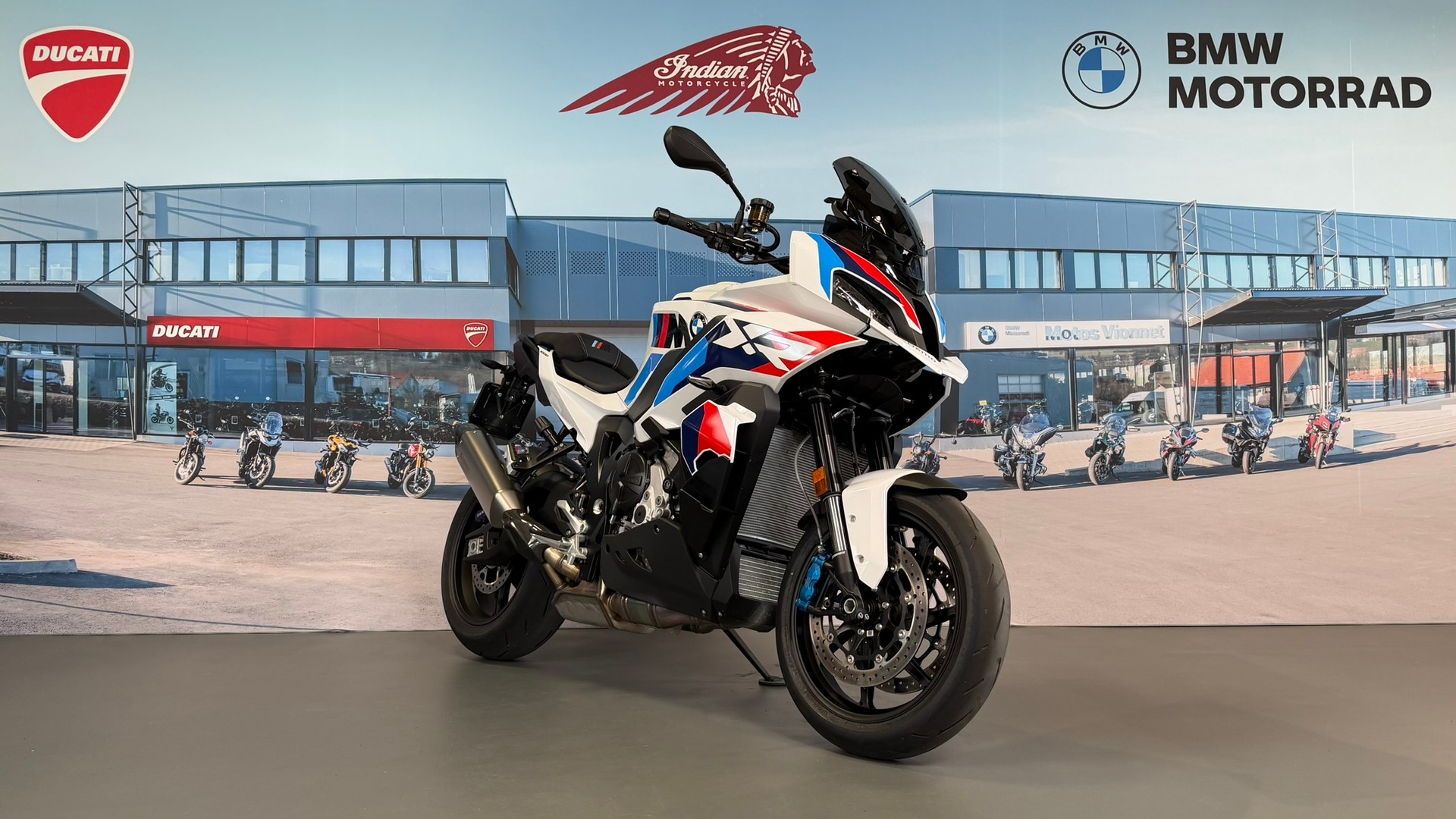 BMW M 1000 XR