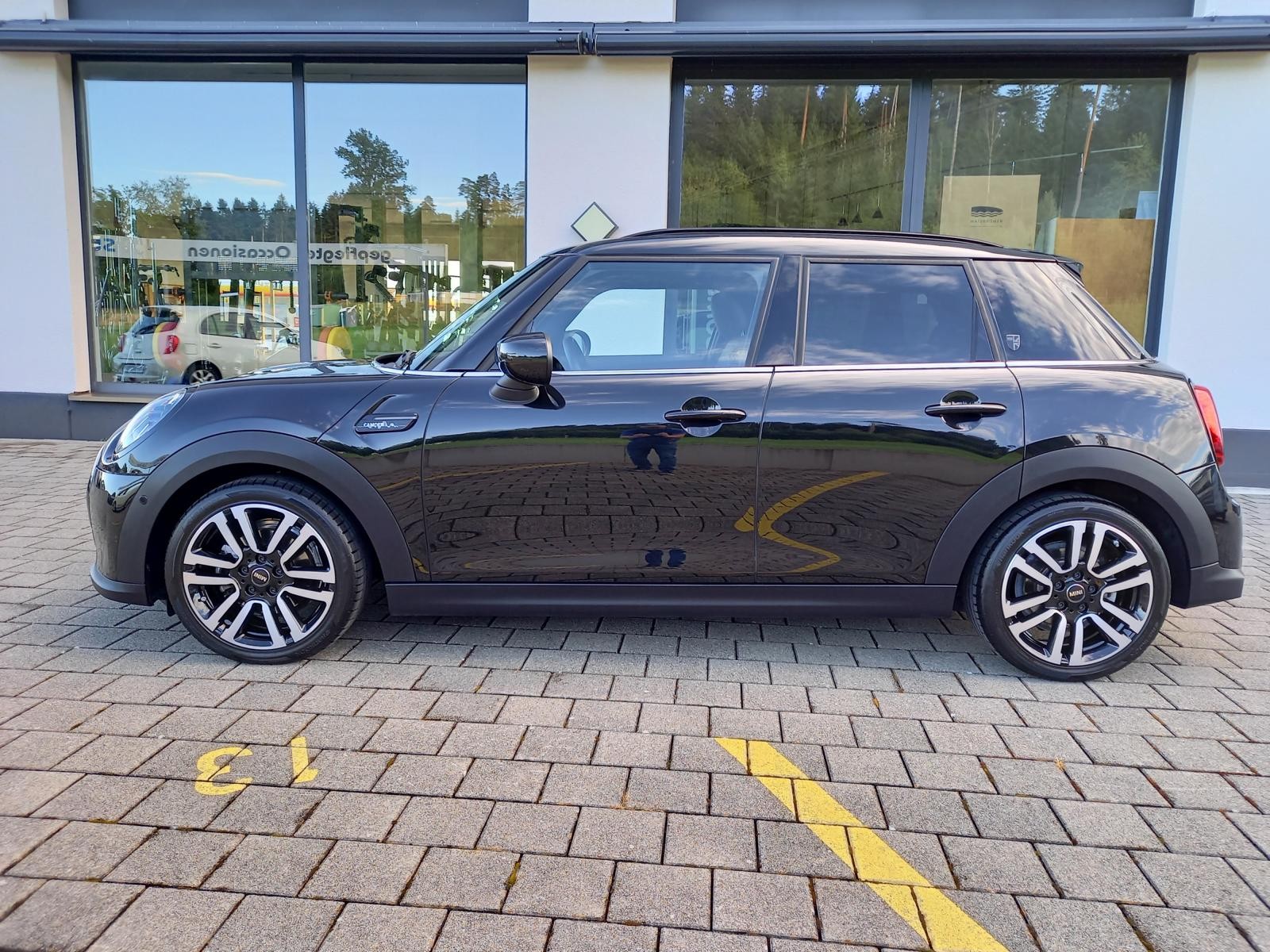 MINI Cooper Steptronic DKG-showroom-element-2