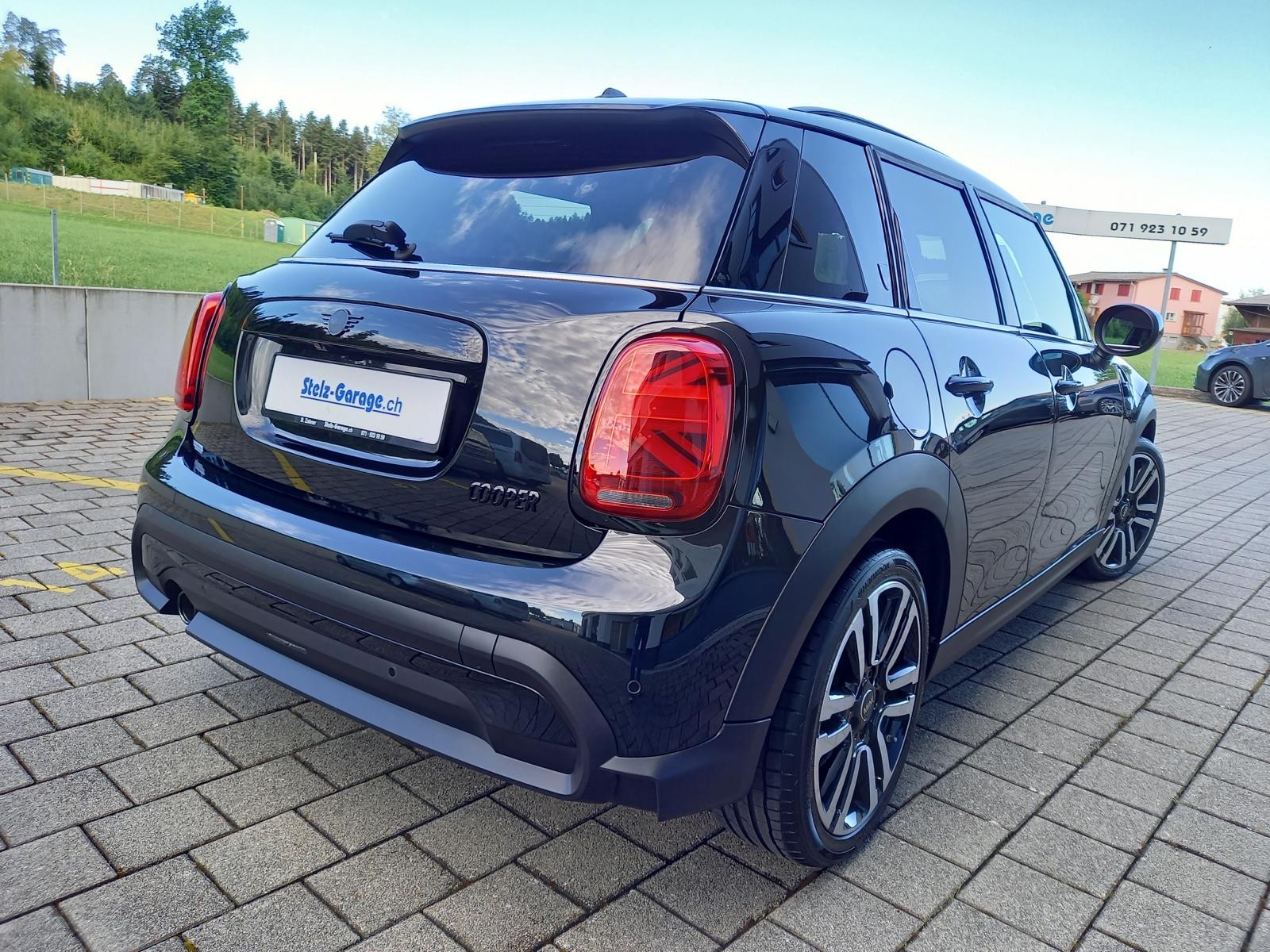 MINI Cooper Steptronic DKG-showroom-element-1