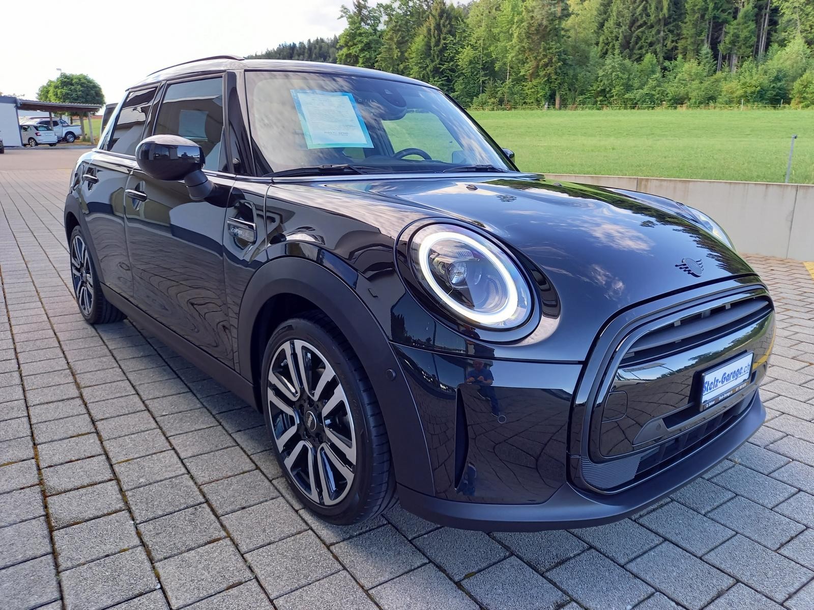 MINI Cooper Steptronic DKG-showroom-element-3