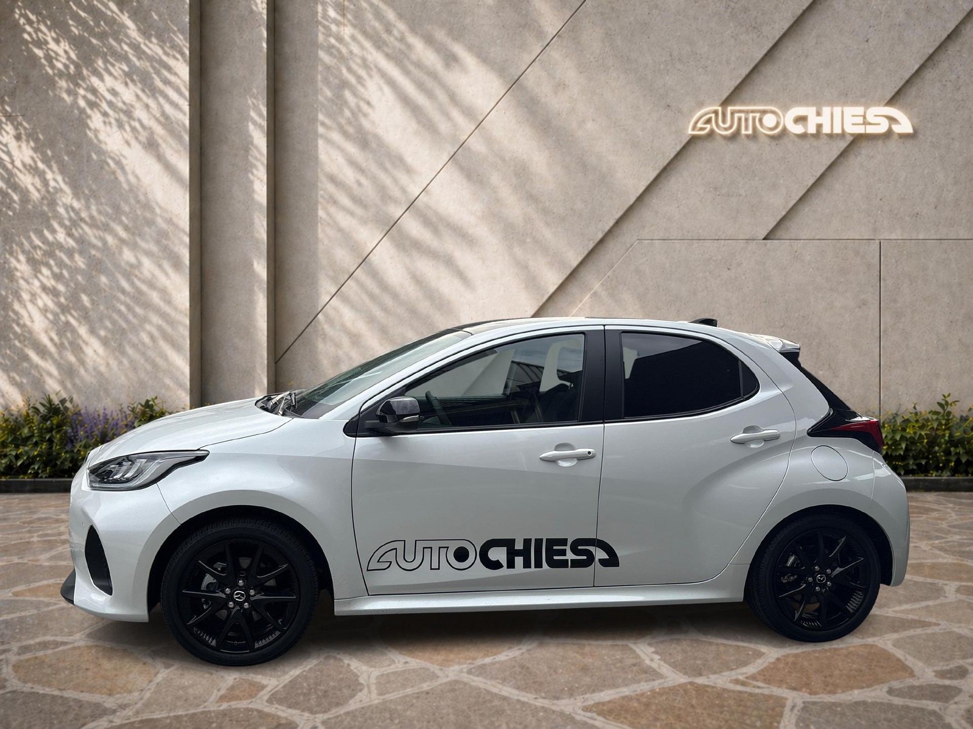 MAZDA 2 1.5 Hybrid Homura Plus-showroom-element-1