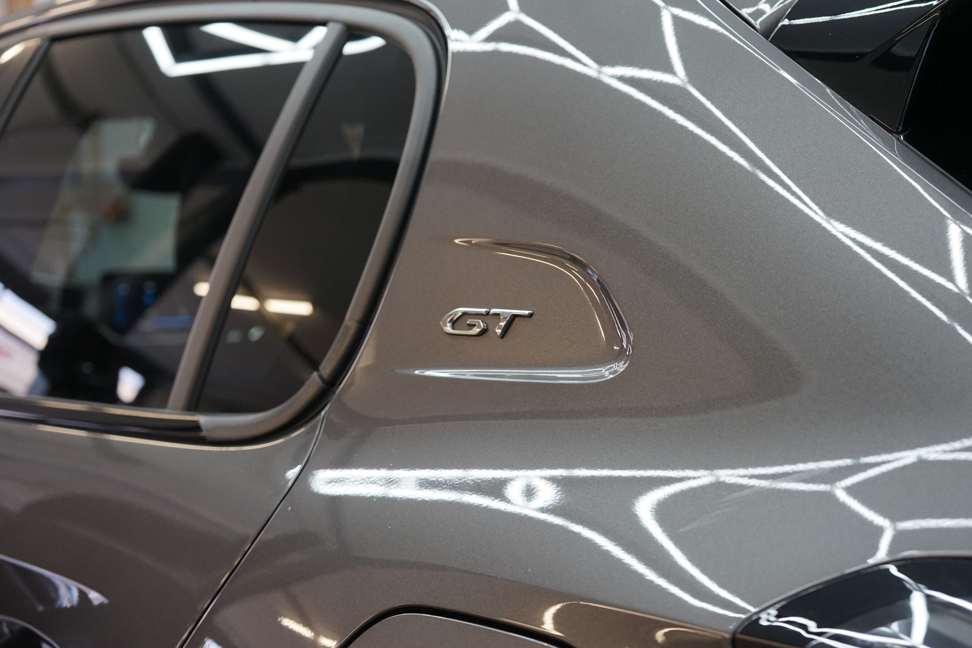 PEUGEOT 208 1.2 PureTech GT EAT8-image-24