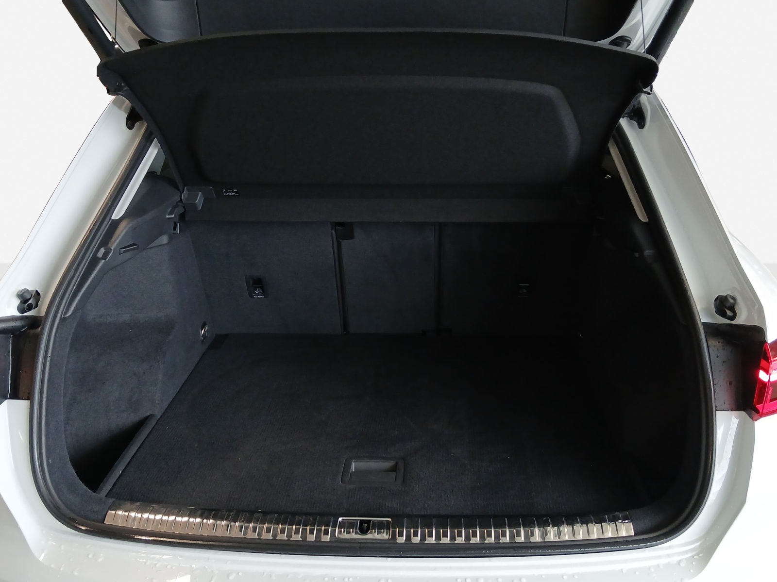 AUDI Q3 35 TFSI S line S-tronic-image-12