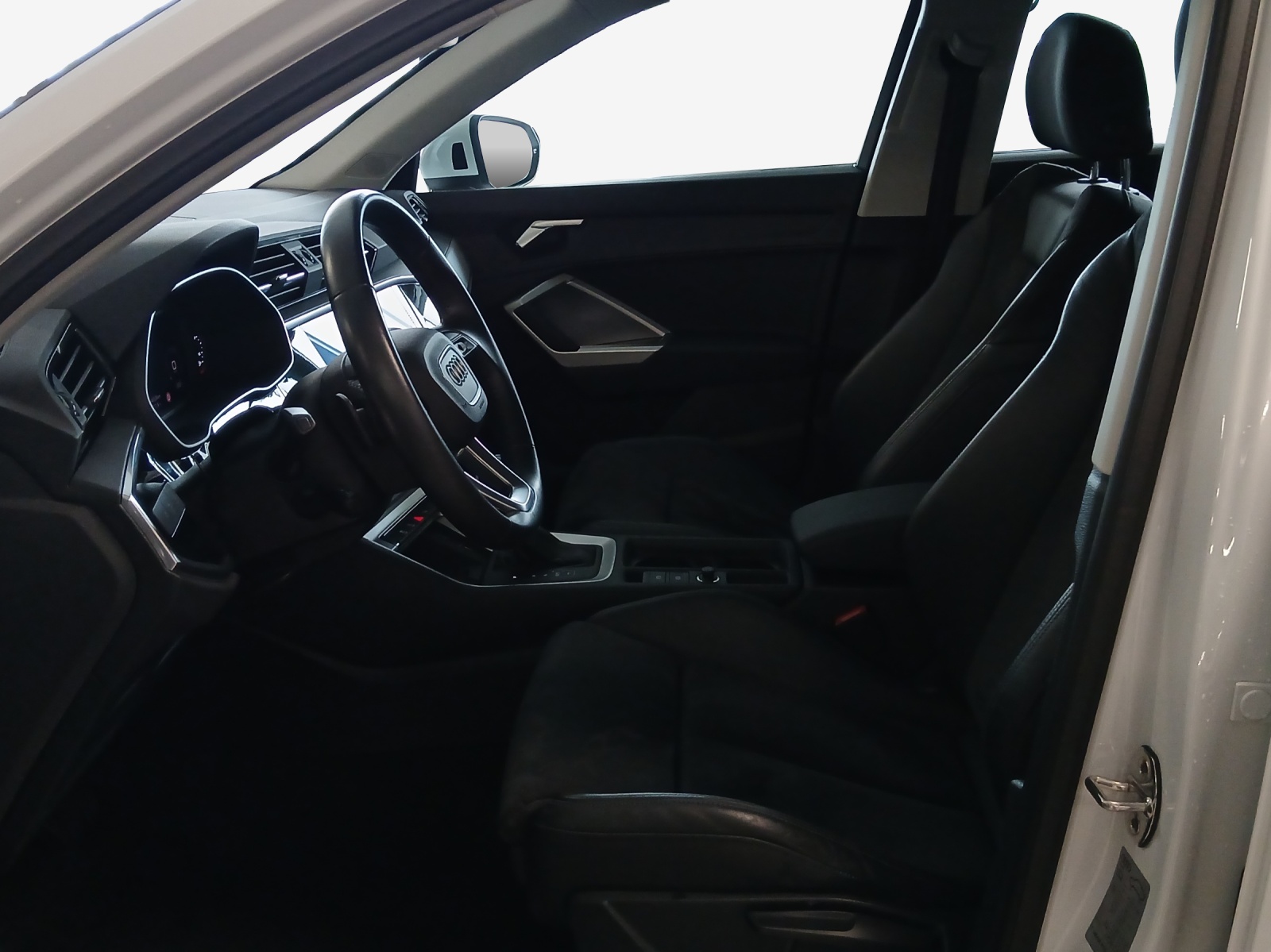 AUDI Q3 35 TFSI S line S-tronic-image-7