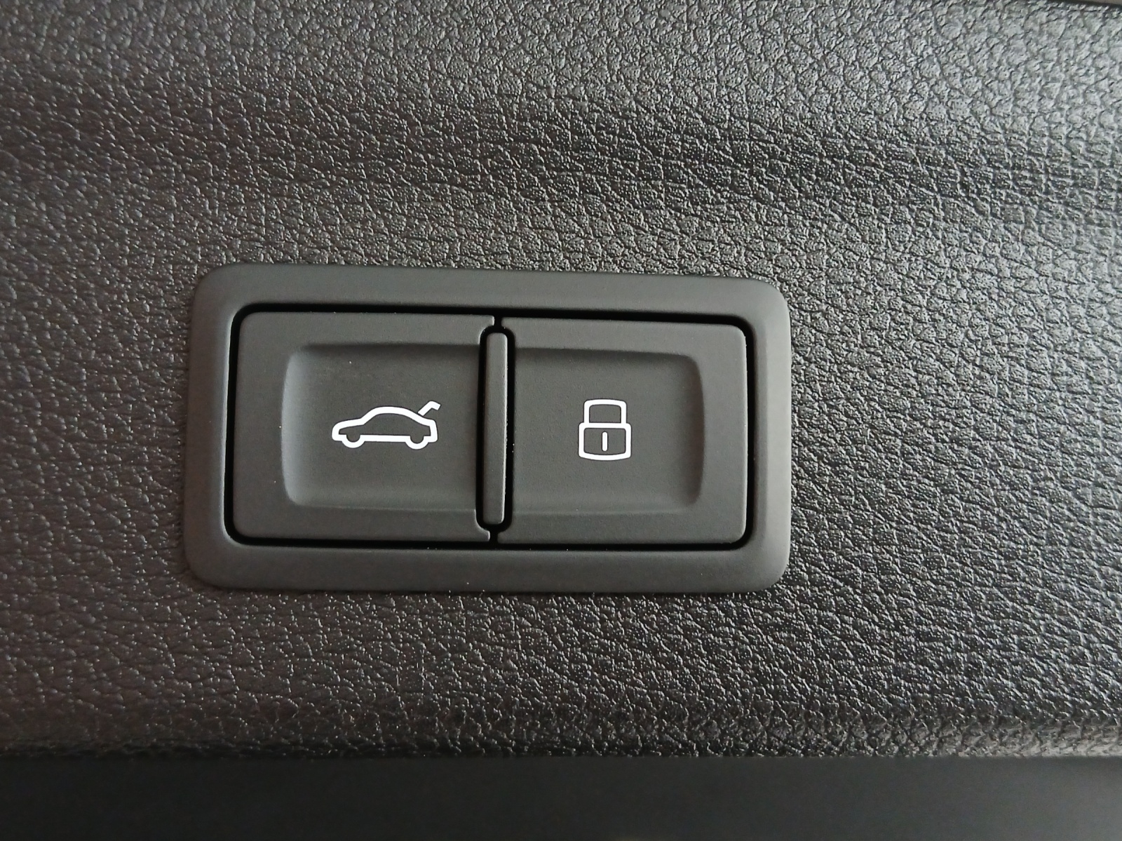 AUDI Q3 35 TFSI S line S-tronic-image-13