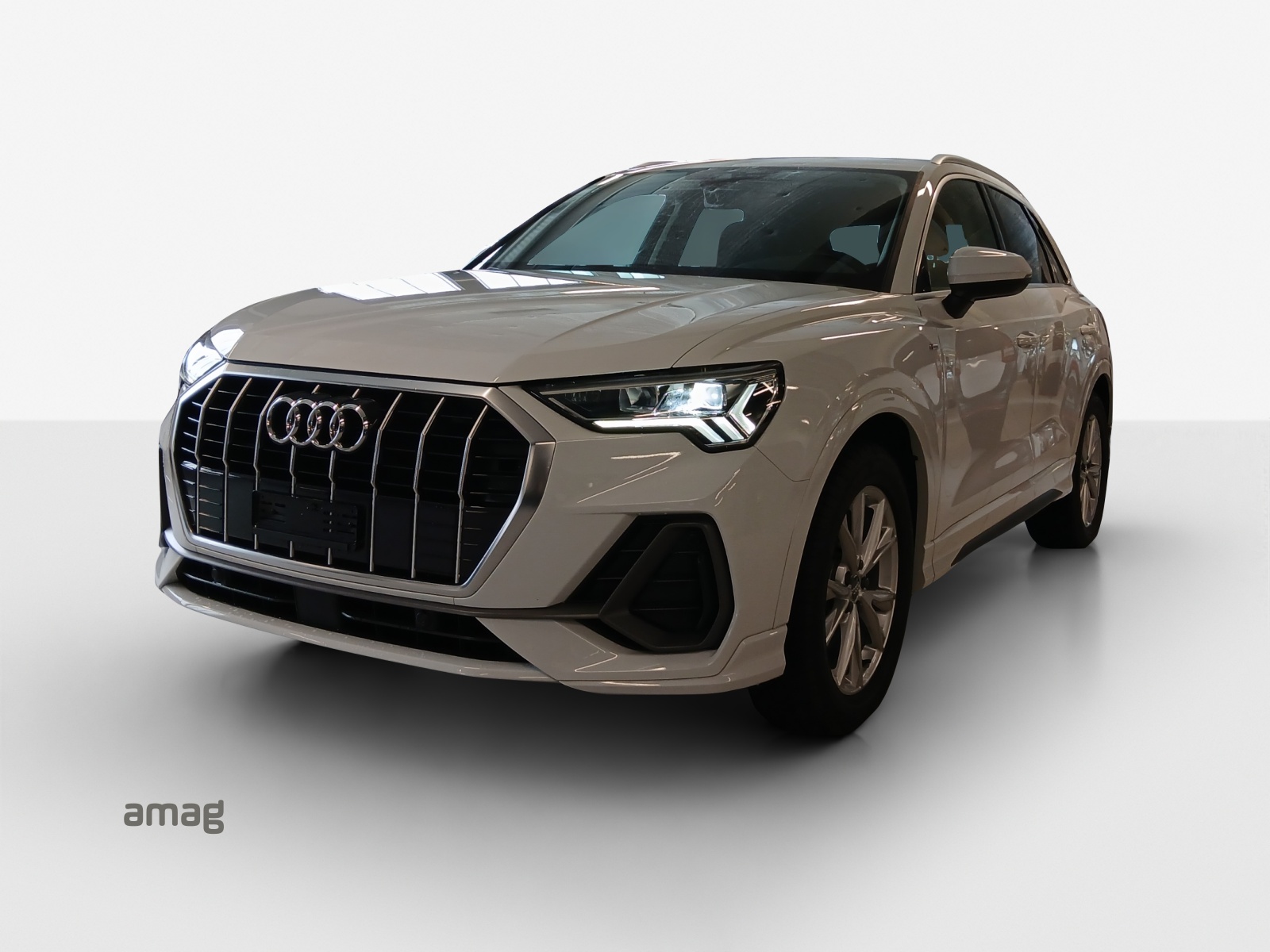 AUDI Q3 35 TFSI S line S-tronic-image-0