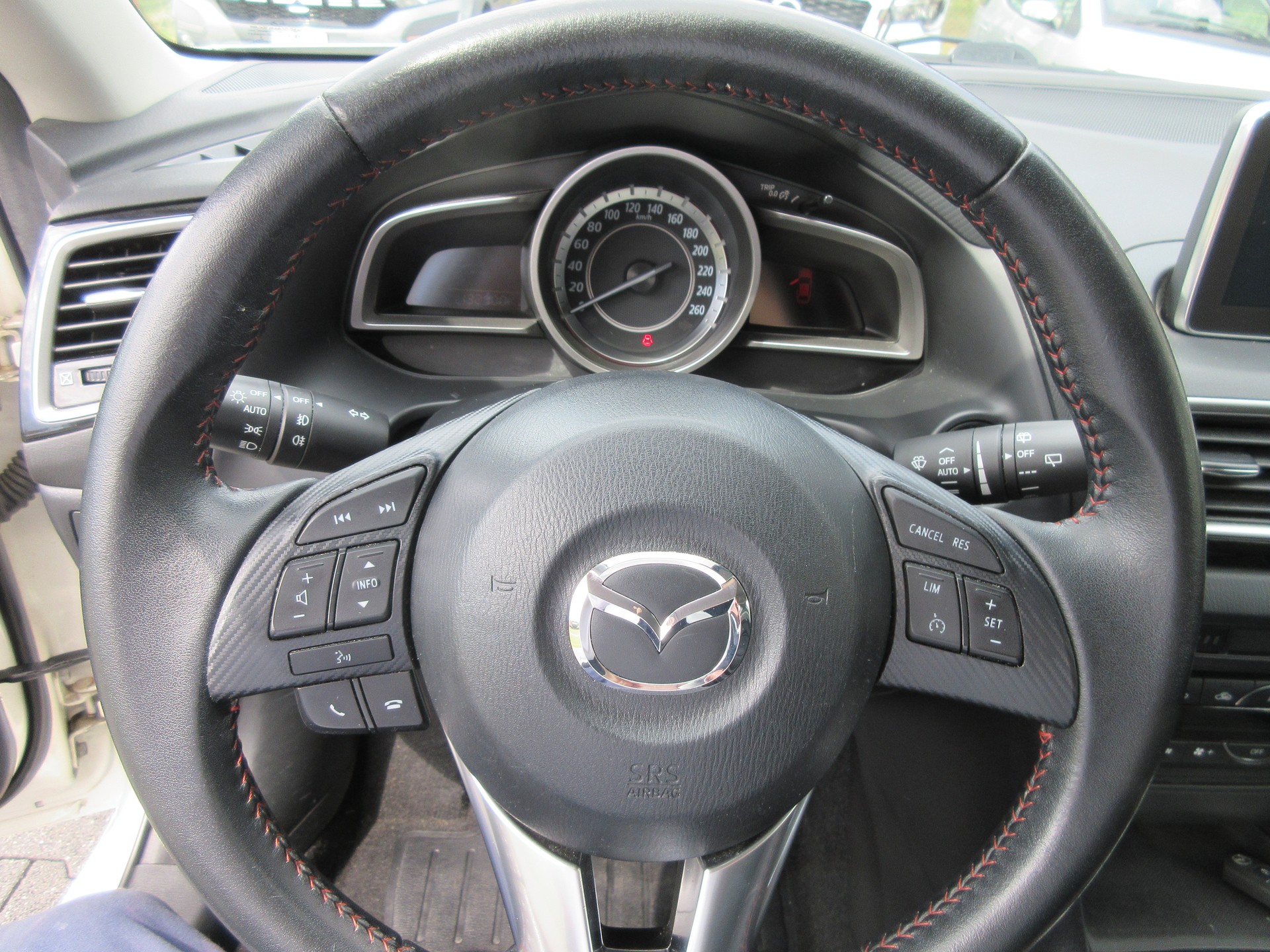 MAZDA 3 2.0 16V Ambition Plus-image-10