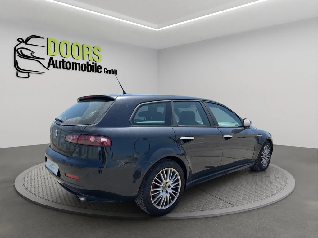 ALFA ROMEO 159 Sportwagon 2.4 JTD Distinctive Q-Tronic-image-4
