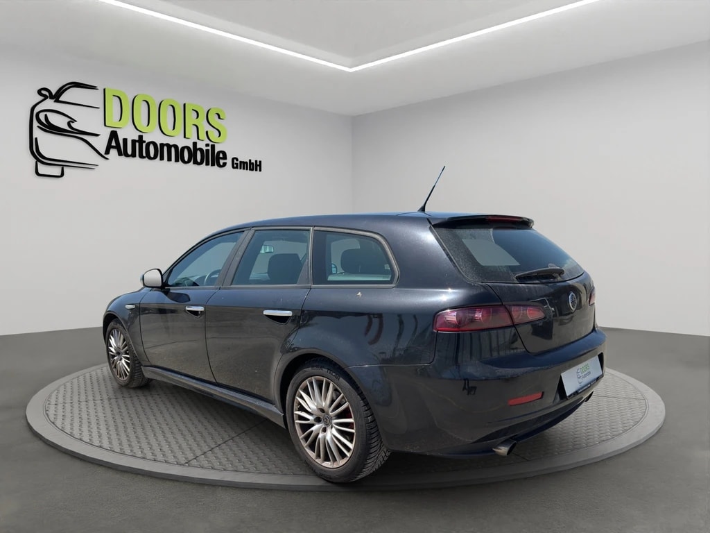ALFA ROMEO 159 Sportwagon 2.4 JTD Distinctive Q-Tronic-image-3