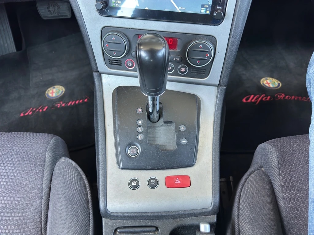ALFA ROMEO 159 Sportwagon 2.4 JTD Distinctive Q-Tronic-image-13