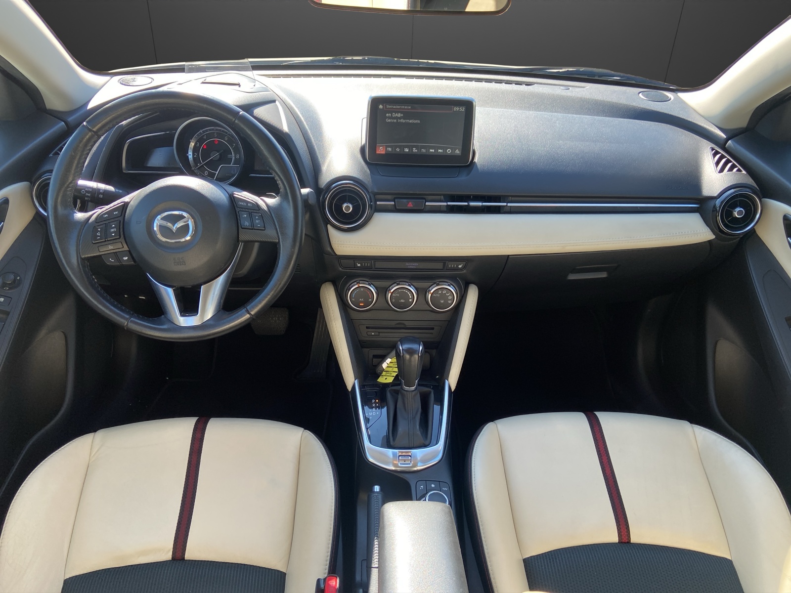 MAZDA 2 SKYACTIV-G 90 Ambition Automat-image-10