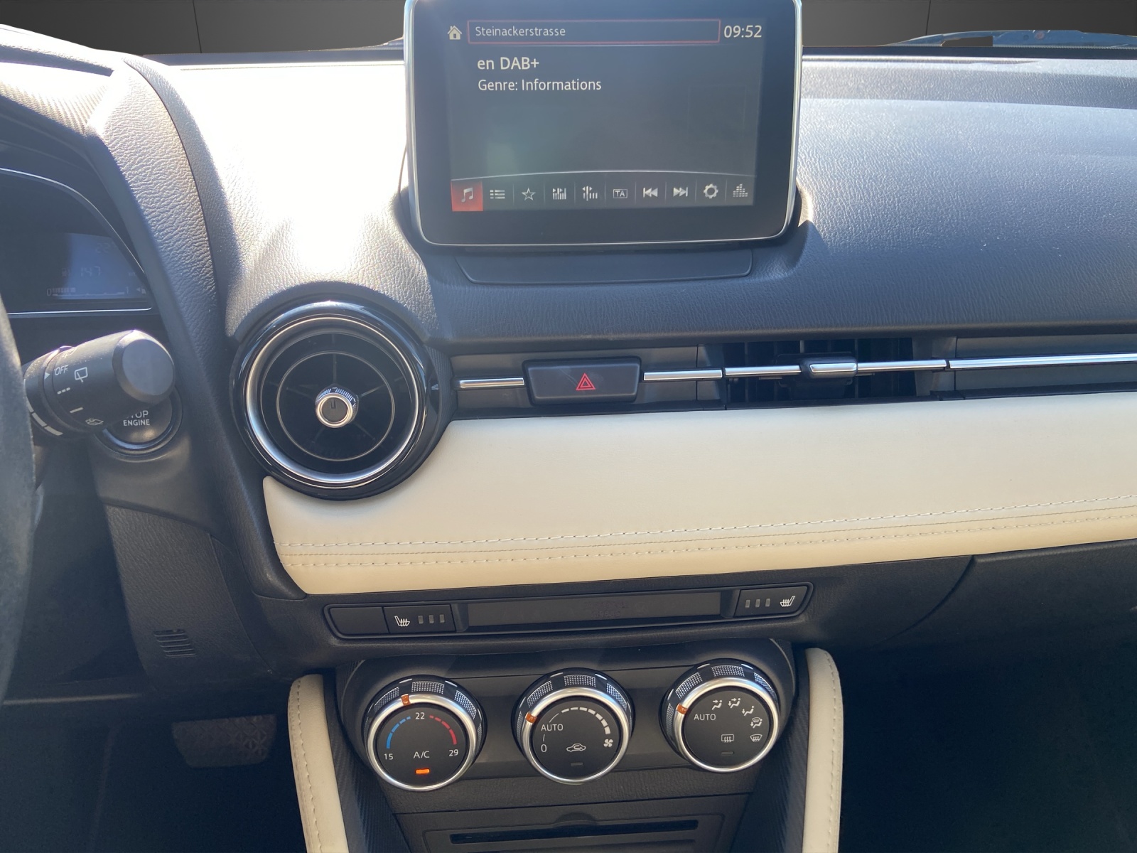 MAZDA 2 SKYACTIV-G 90 Ambition Automat-image-12