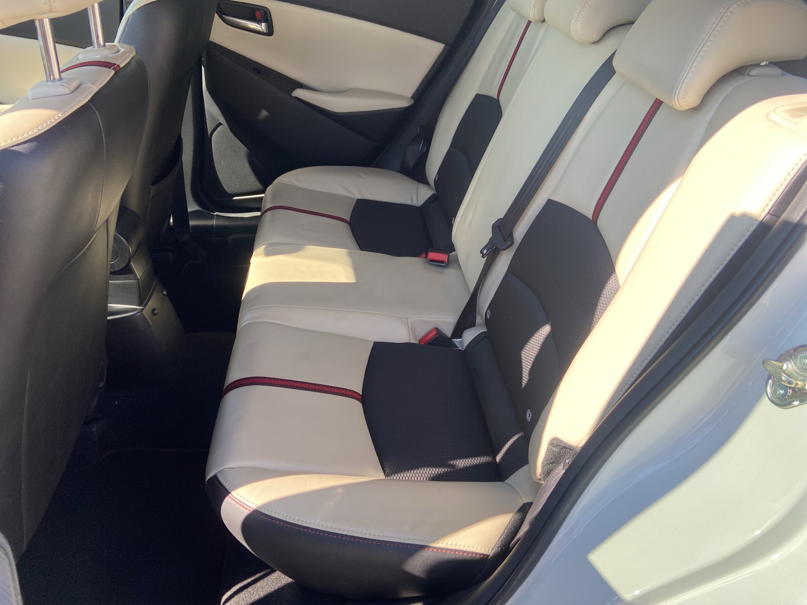 MAZDA 2 SKYACTIV-G 90 Ambition Automat-image-9