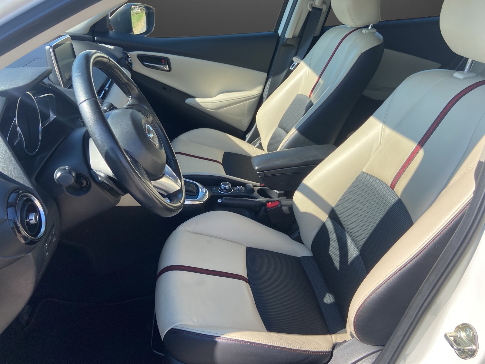 MAZDA 2 SKYACTIV-G 90 Ambition Automat-image-8