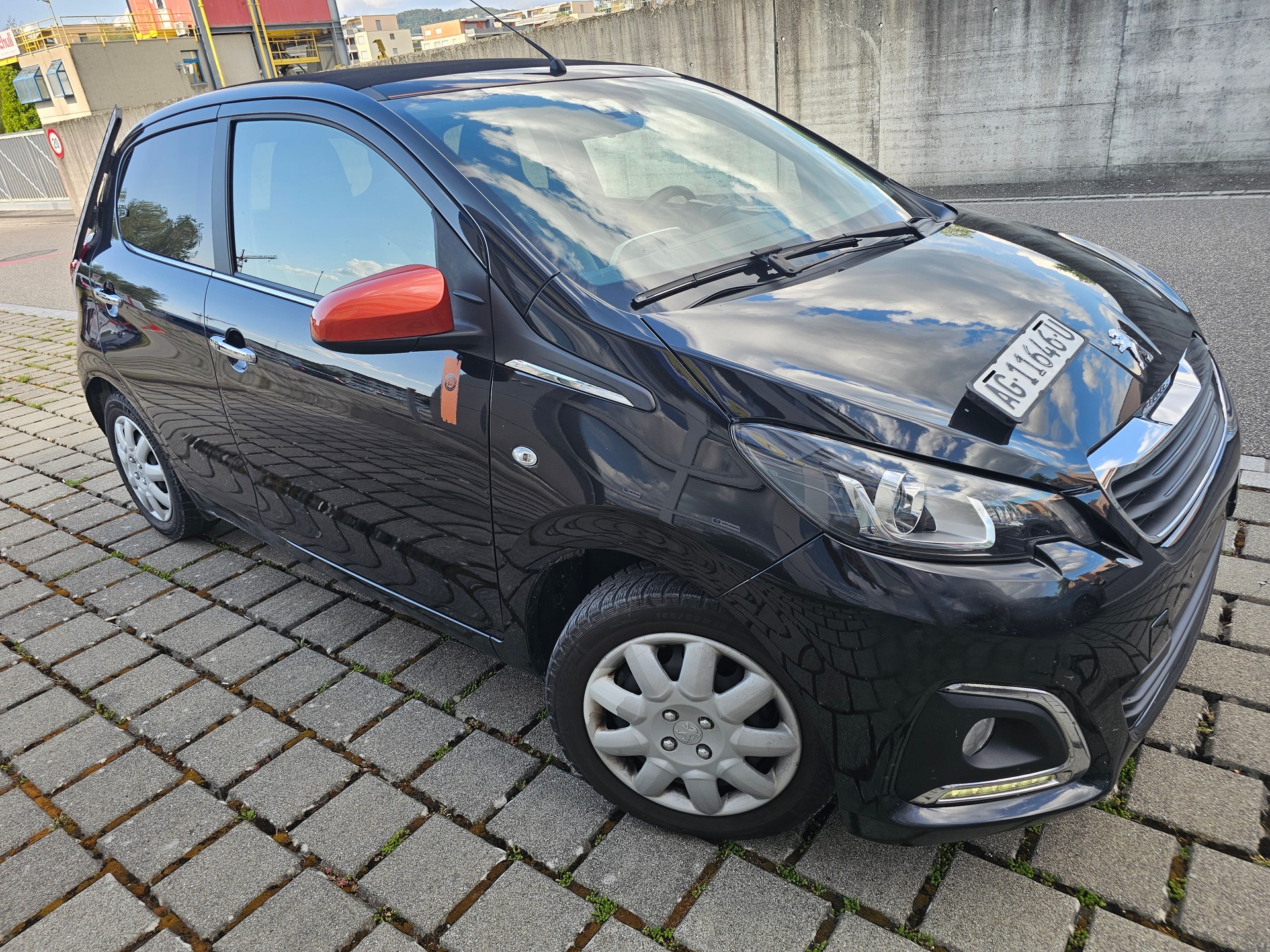 PEUGEOT 108 1.2 VTi Roland Garros Top-image-1