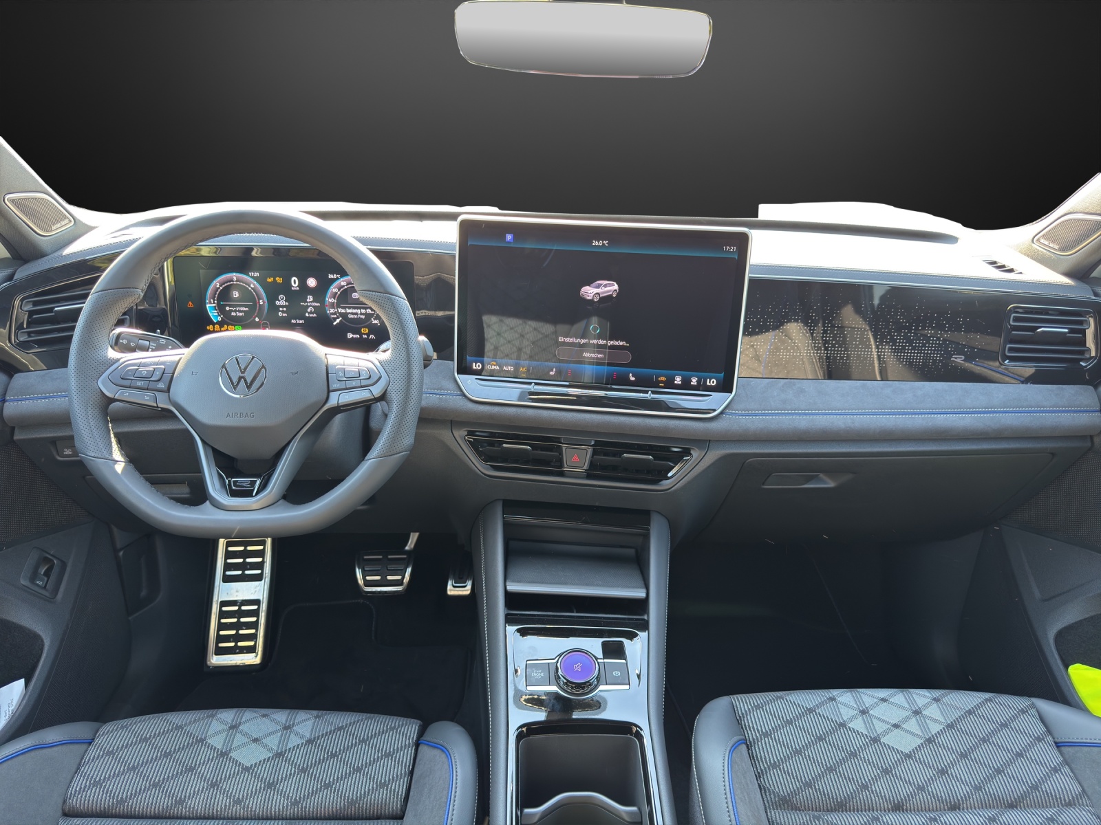 VW Tiguan 2.0 TDI SCR R-Line 4Motion DSG-image-9