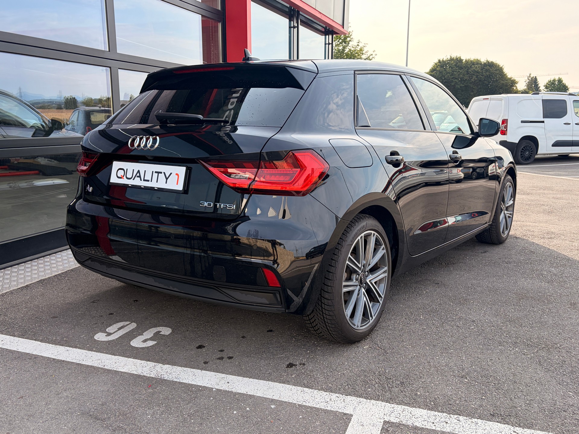 AUDI A1 Sportback 30 TFSI Attraction S-tronic-image-3