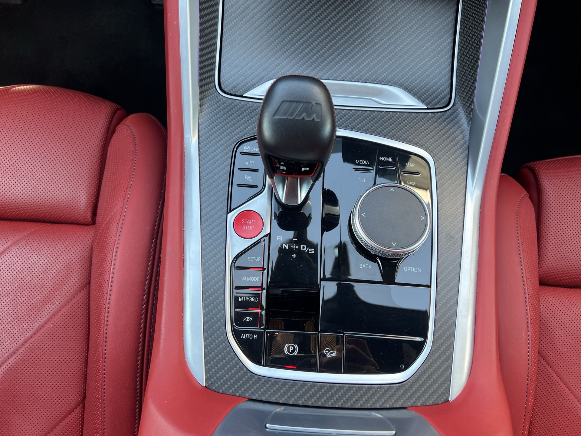 BMW XM xDrive PHEV Steptronic-image-12