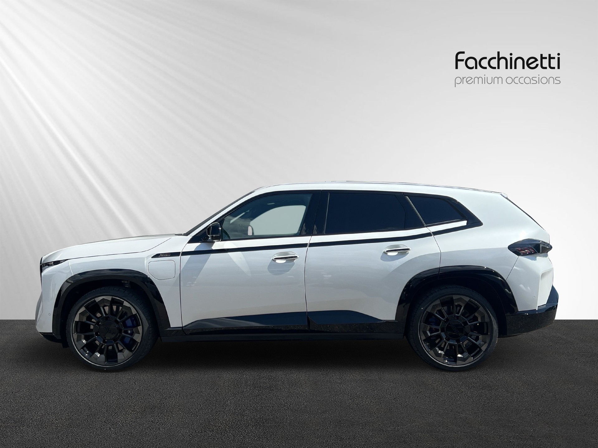 BMW XM xDrive PHEV Steptronic-showroom-element-1