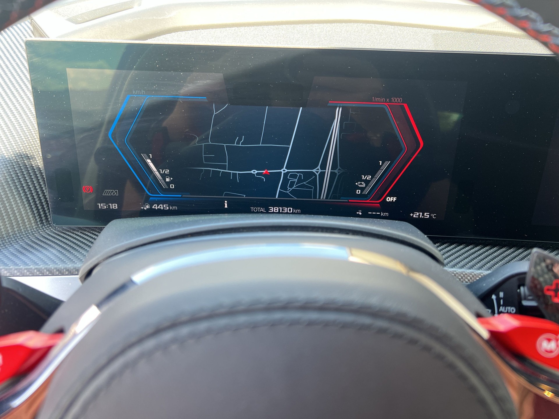 BMW XM xDrive PHEV Steptronic-image-13
