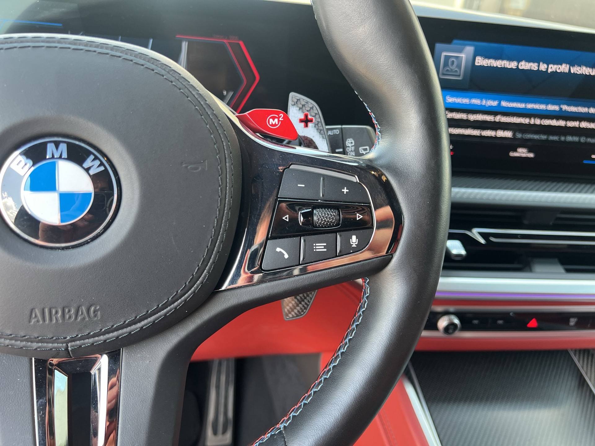 BMW XM xDrive PHEV Steptronic-image-15