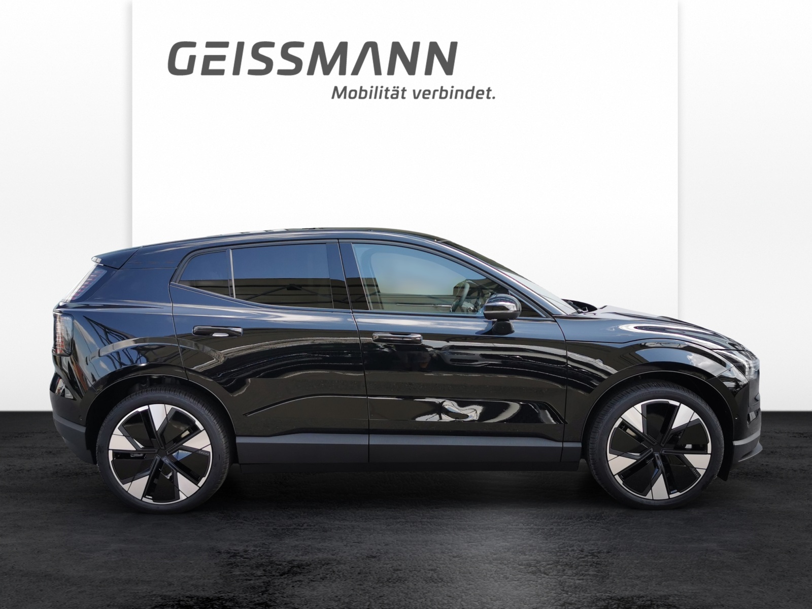 VOLVO EX30 E60 Twin Ultra Performance AWD-image-3