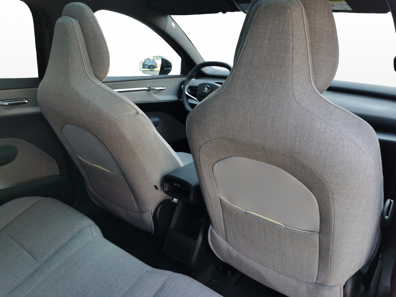 VOLVO EX30 E60 Twin Ultra Performance AWD-image-15