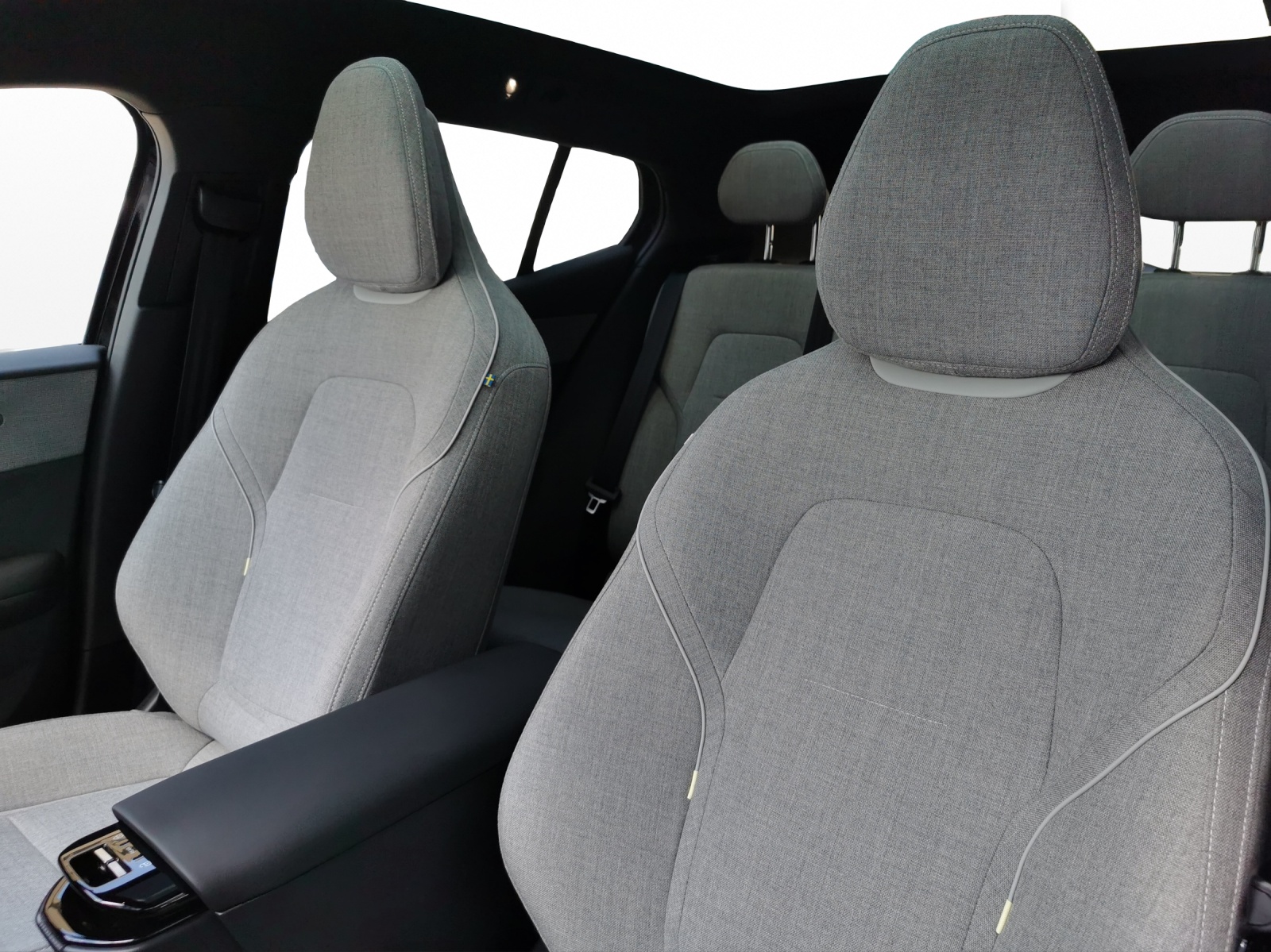 VOLVO EX30 E60 Twin Ultra Performance AWD-image-8