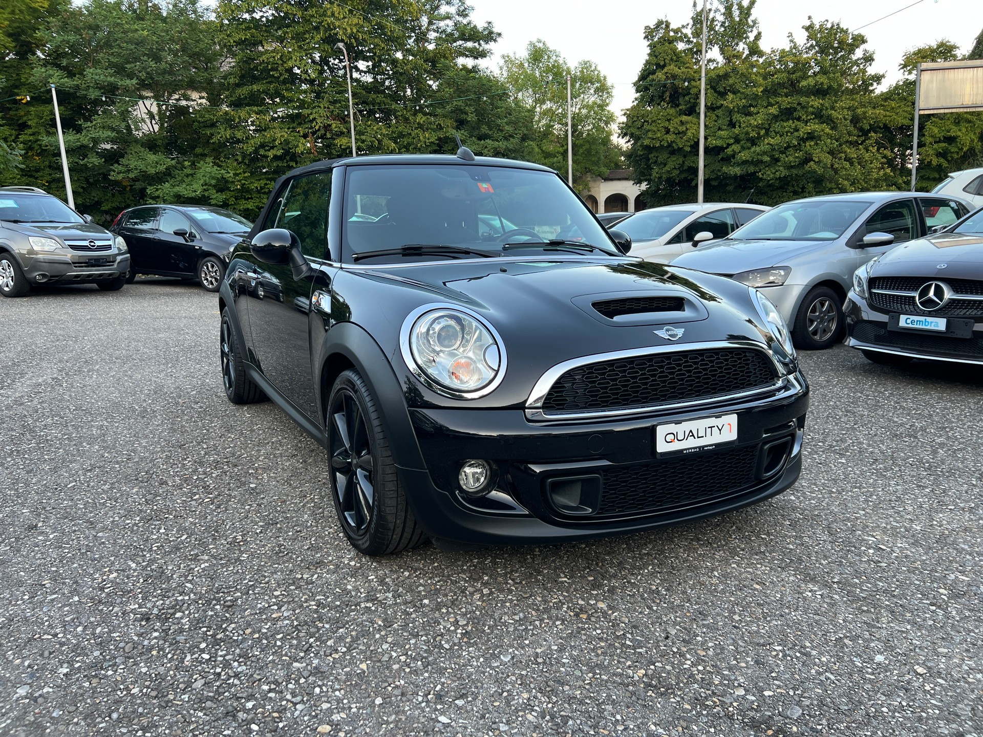 MINI Cooper S Cabriolet-image-1