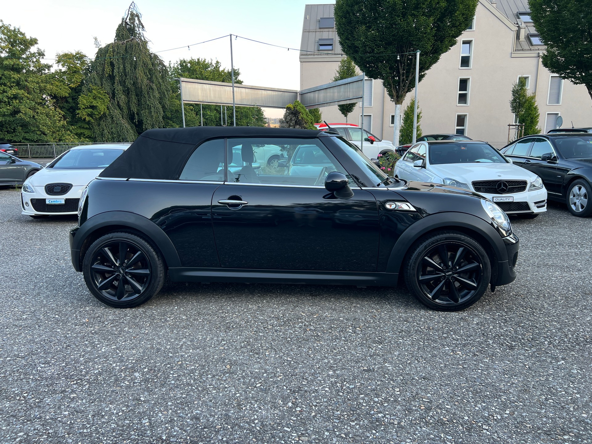 MINI Cooper S Cabriolet-image-2