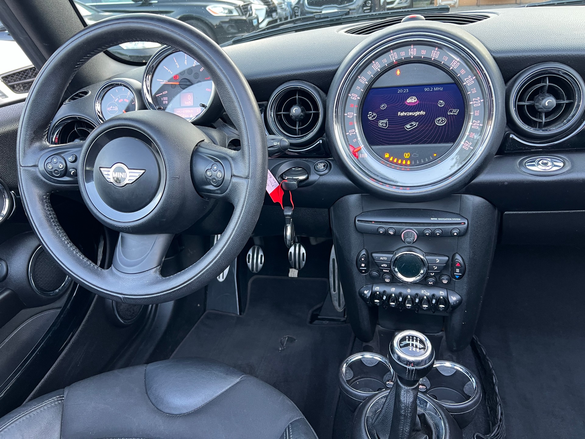MINI Cooper S Cabriolet-image-11
