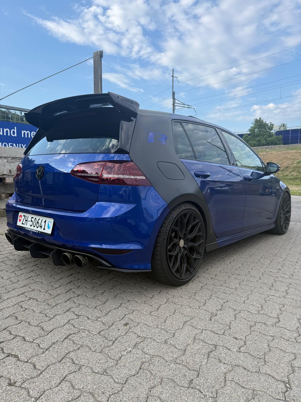 VW Golf 2.0 TSI R 4Motion DSG-image-2