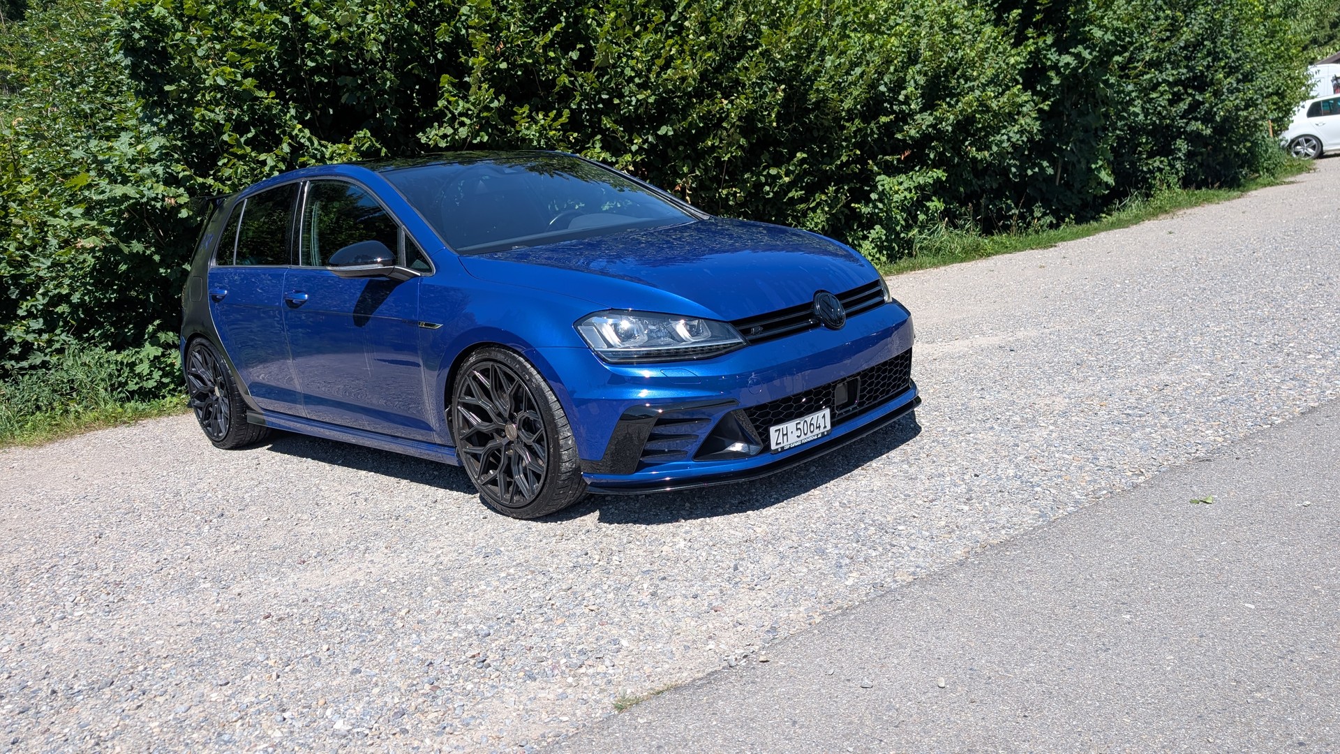 VW Golf 2.0 TSI R 4Motion DSG-image-0