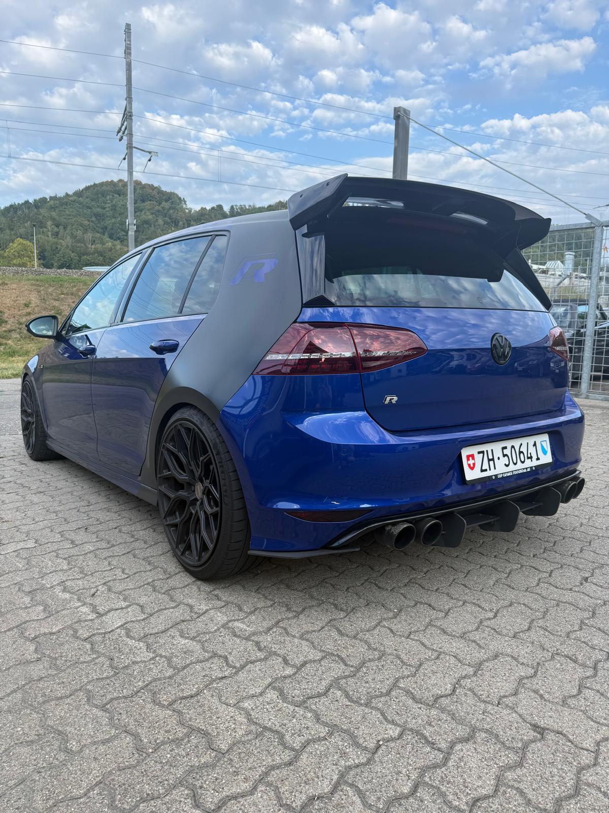 VW Golf 2.0 TSI R 4Motion DSG-image-3